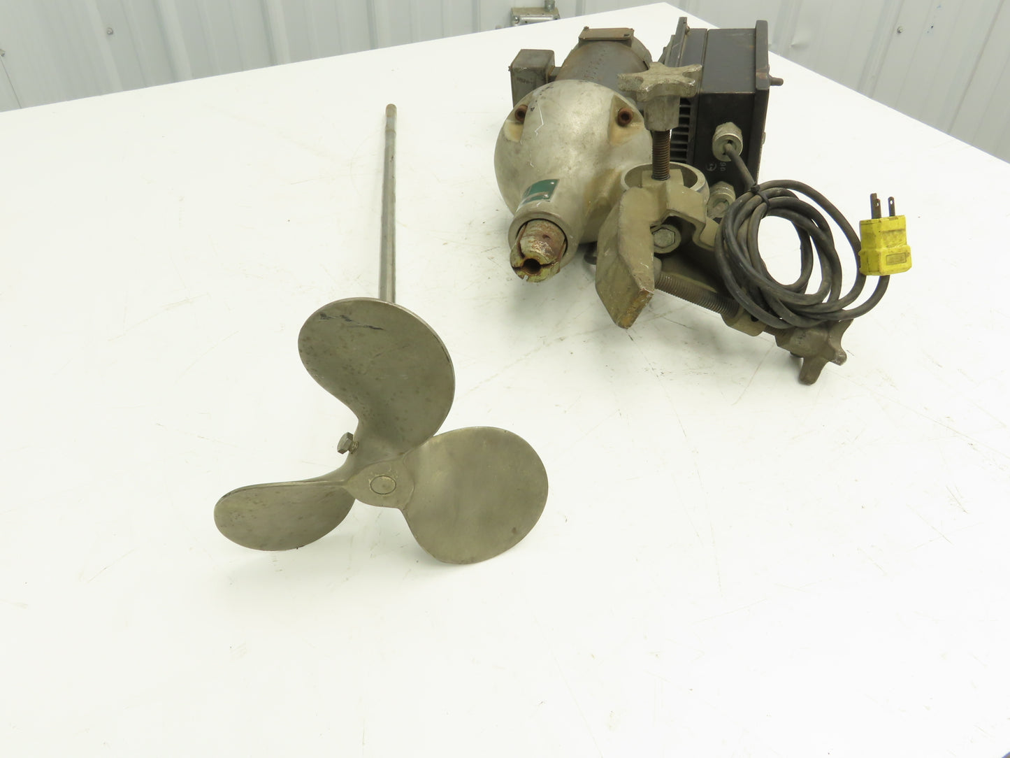 Mix-Mor D-13 Accumix Tank Mixer Clamp-On Agitator Drive 115V Variable Speed