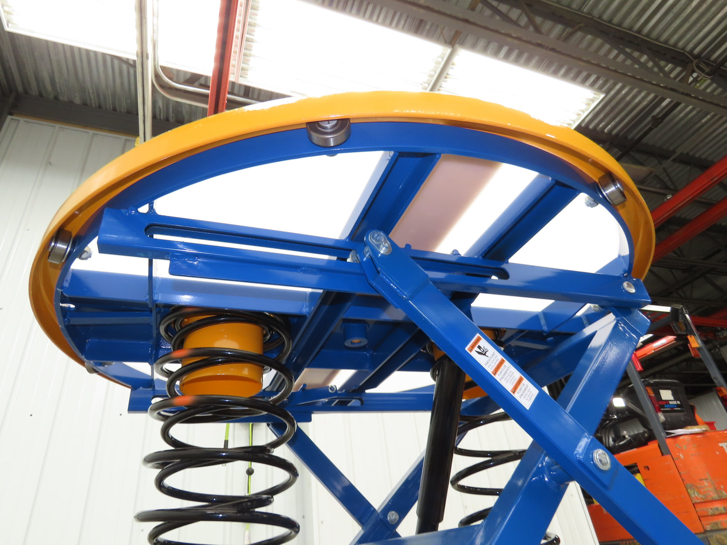 Uline H-8935 Spring-Loaded Pallet Positioner Level Loader 43-5/8" Round Top