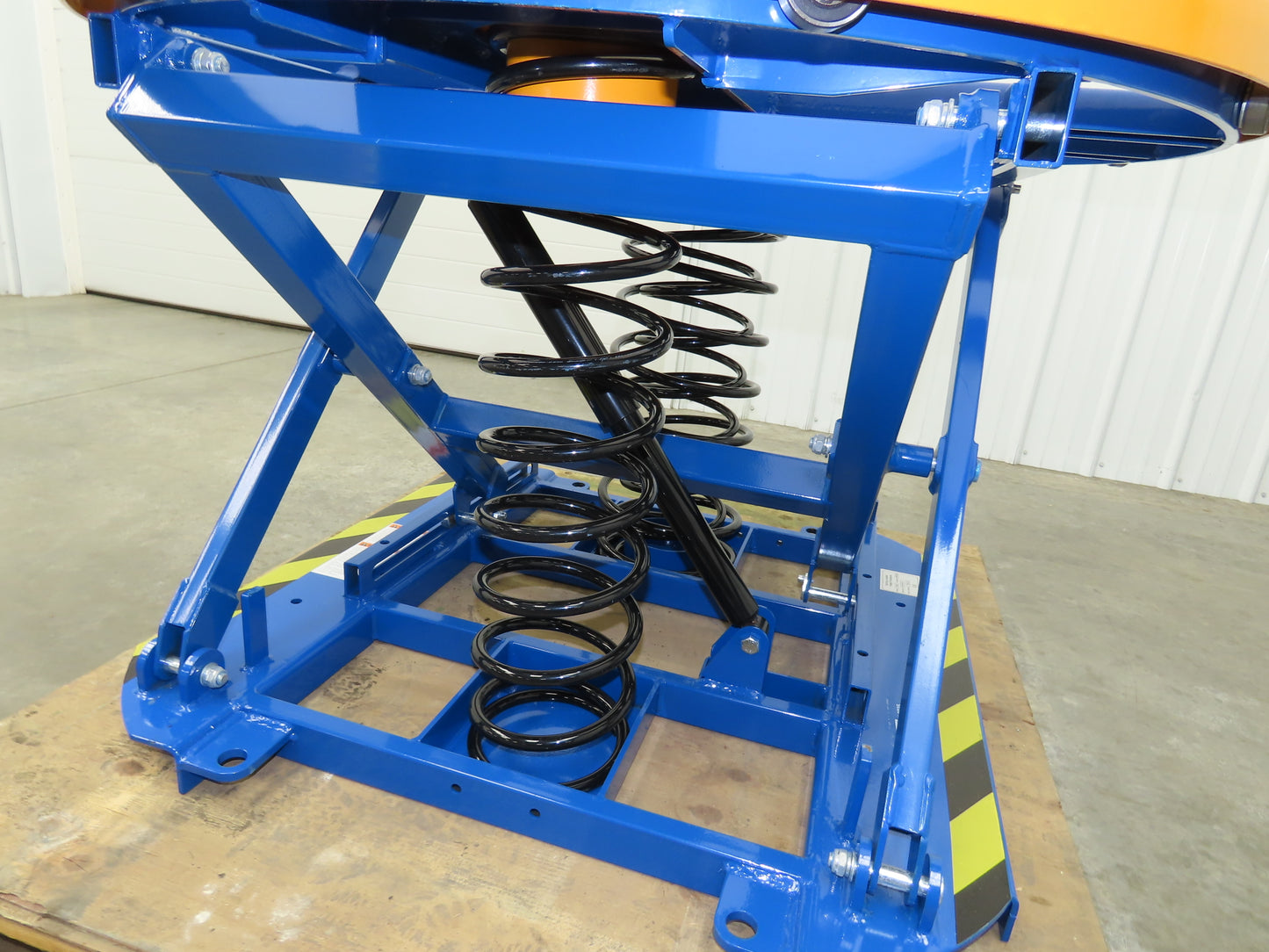 Uline H-8935 Spring-Loaded Pallet Positioner Level Loader 43-5/8" Round Top