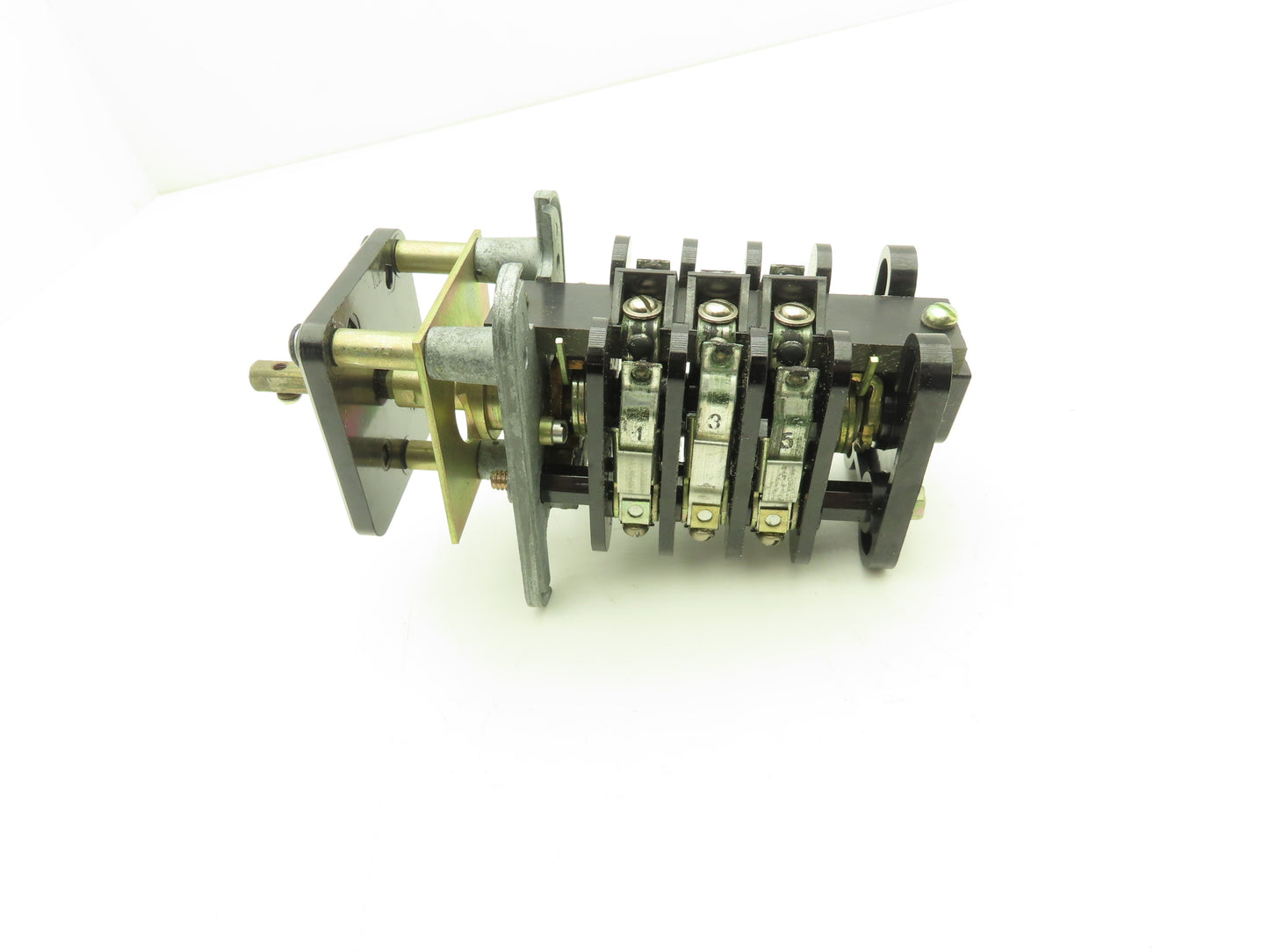 GE 16SB1B20X2 Rotary On/Off Switch 2 Position Spring Return Maintained State