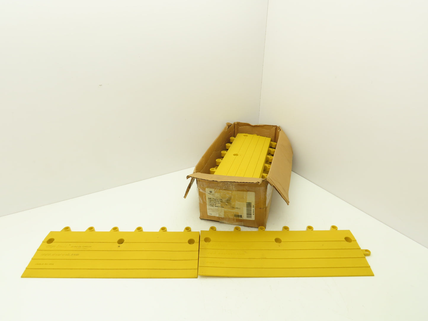 Wearwell 560.78x6x18YL-CS10 Ergodeck Safety Mat Ramp 18" x 6" x 7/8" Lot of 10