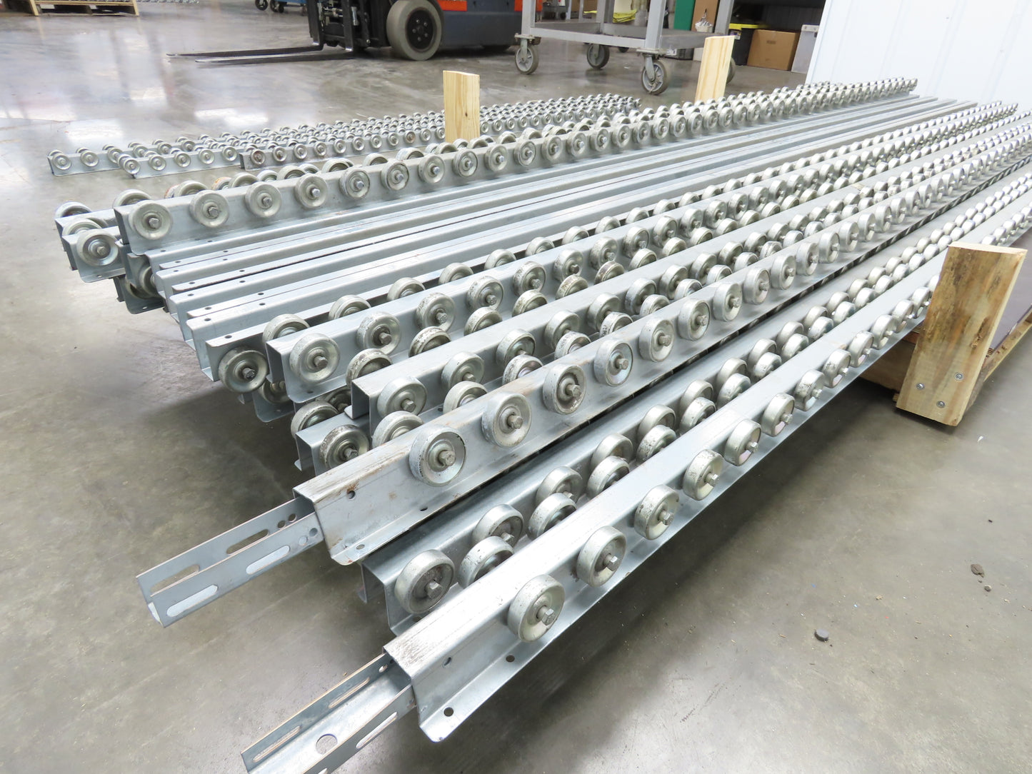 10' Pallet Rack Flow Rail Dual Skate Wheel Conveyor Track 119"  Lot of 24