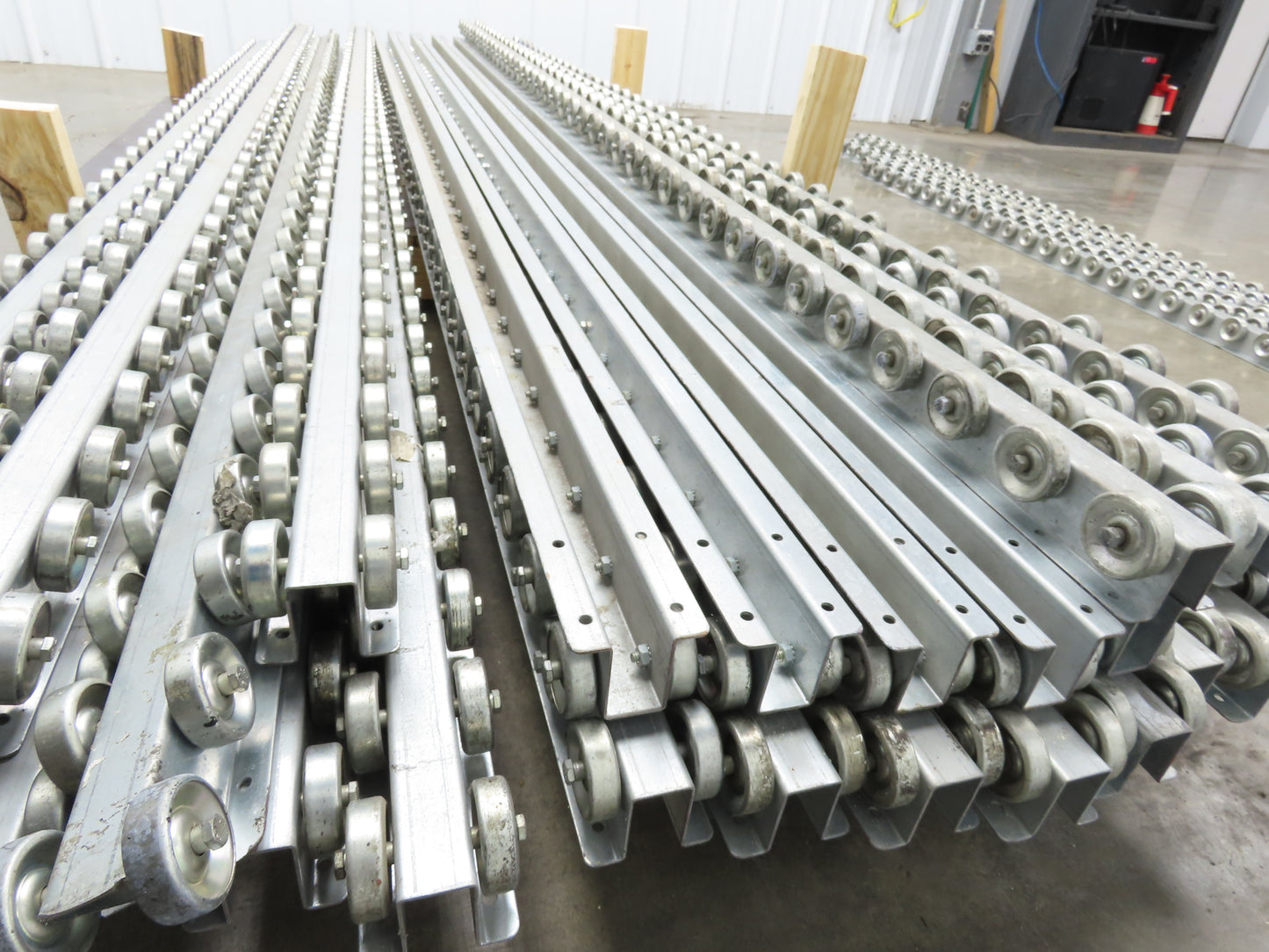 10' Pallet Rack Flow Rail Dual Skate Wheel Conveyor Track 119"  Lot of 24