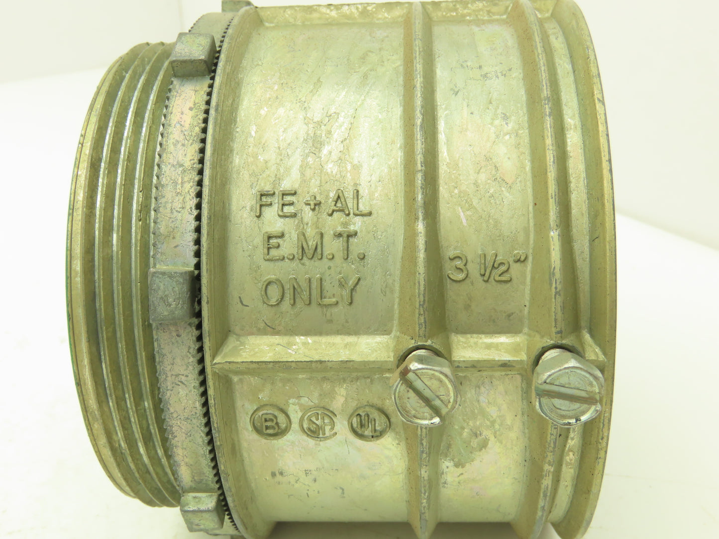 3-1/2 EMT CON 3-1/2" EMT Only FE + AL Set-Screw Connector Insulated Lot of 7