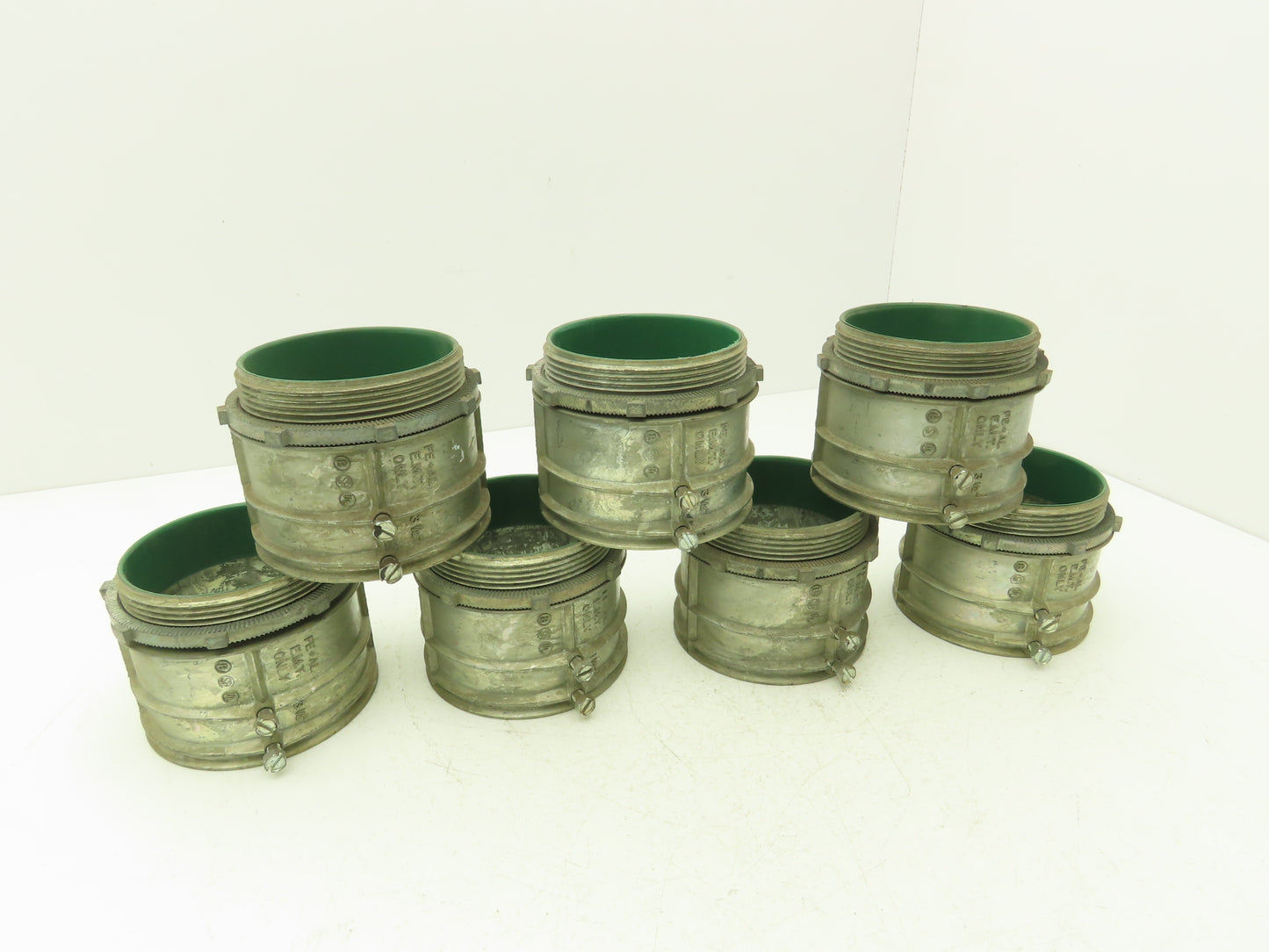3-1/2 EMT CON 3-1/2" EMT Only FE + AL Set-Screw Connector Insulated Lot of 7