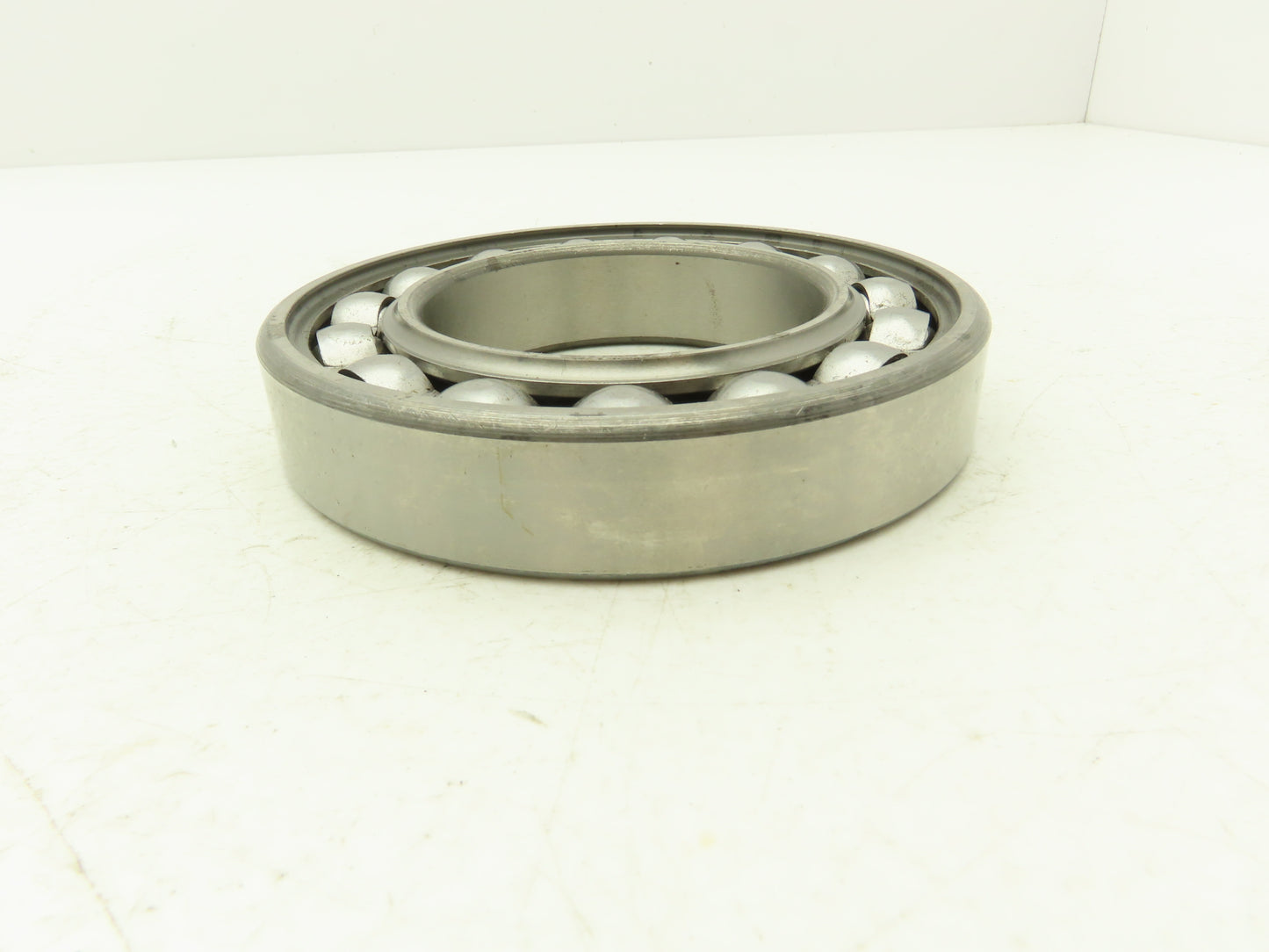 SKF 216 Radial Deep Groove Ball Bearing 80mm ID x 140mm OD x 26mm Width