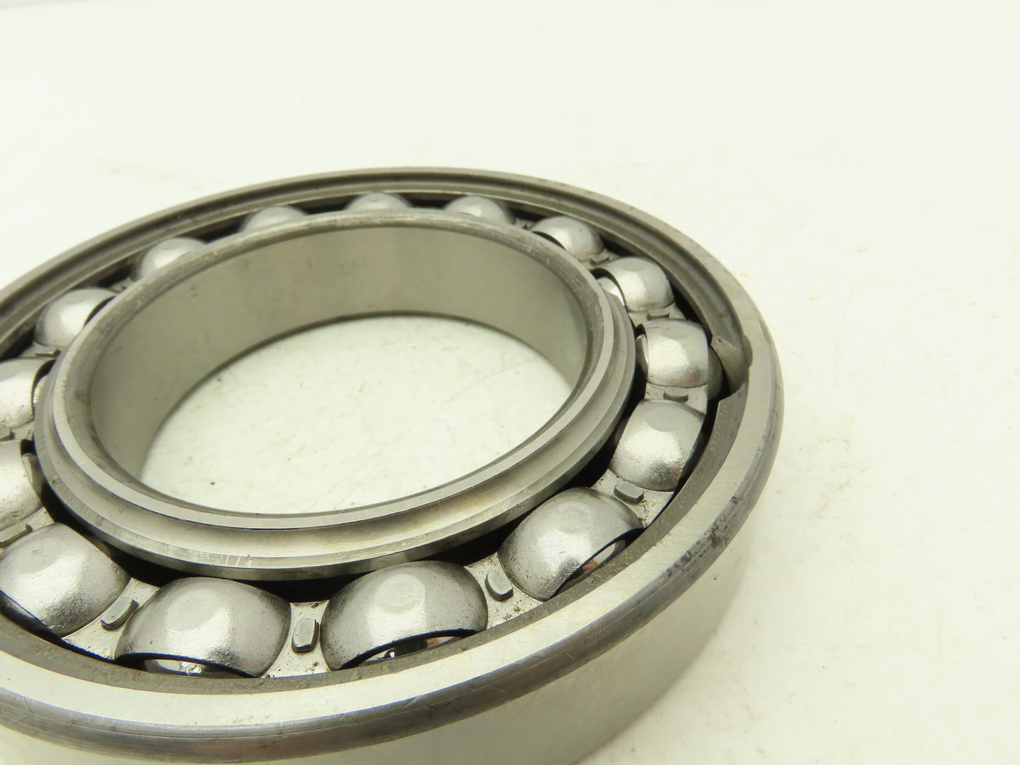 SKF 216 Radial Deep Groove Ball Bearing 80mm ID x 140mm OD x 26mm Width