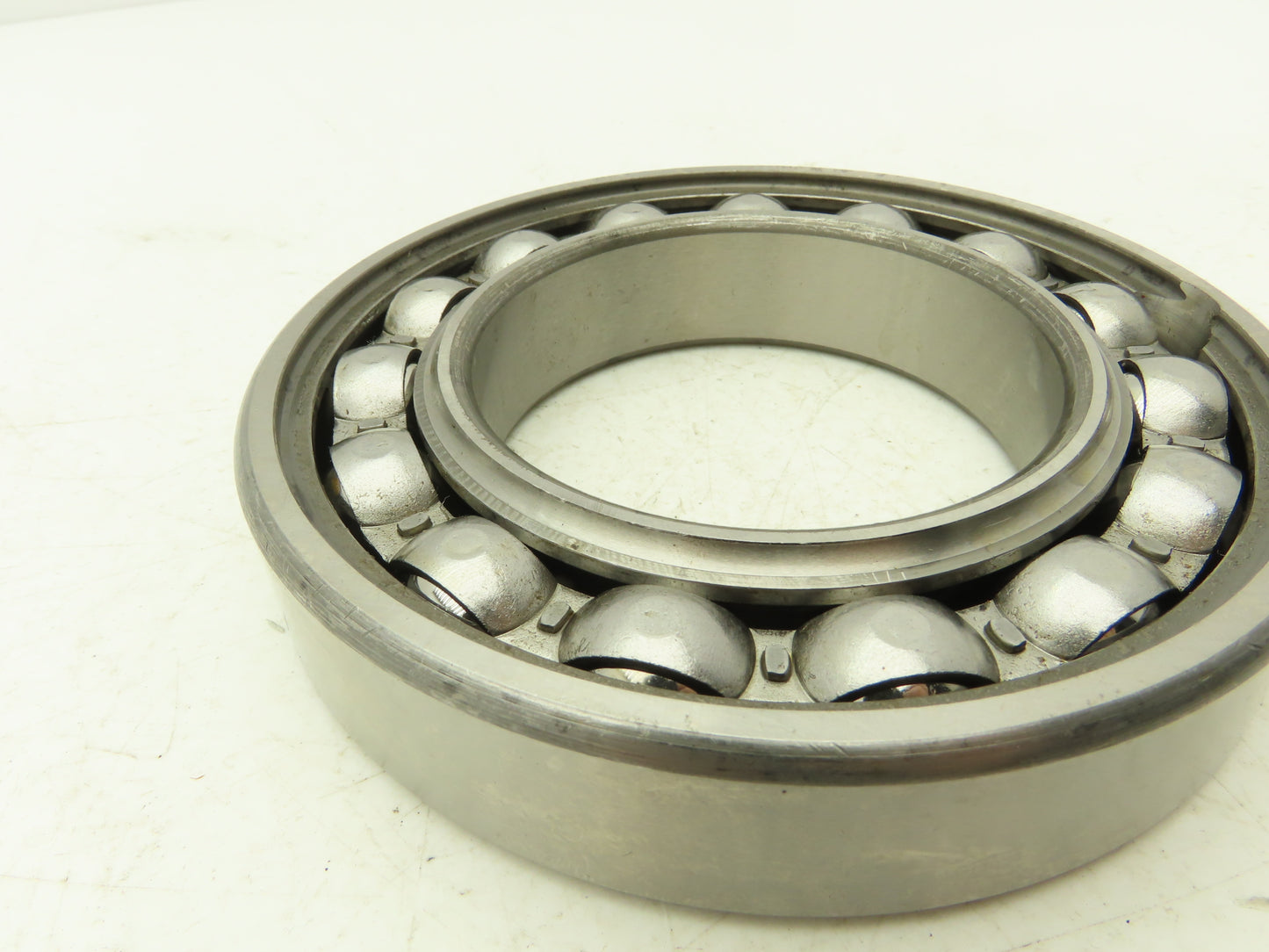 SKF 216 Radial Deep Groove Ball Bearing 80mm ID x 140mm OD x 26mm Width