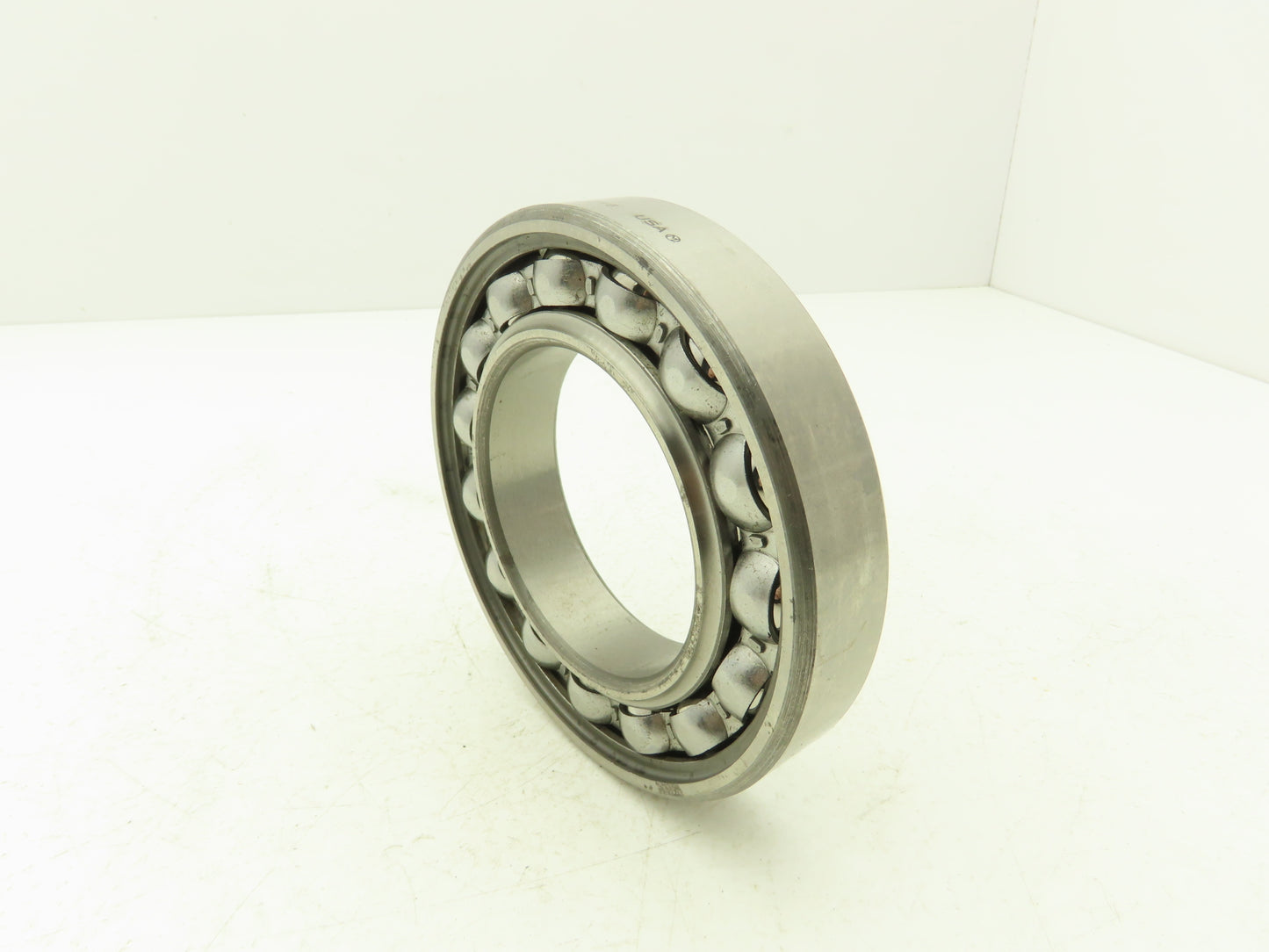 SKF 216 Radial Deep Groove Ball Bearing 80mm ID x 140mm OD x 26mm Width