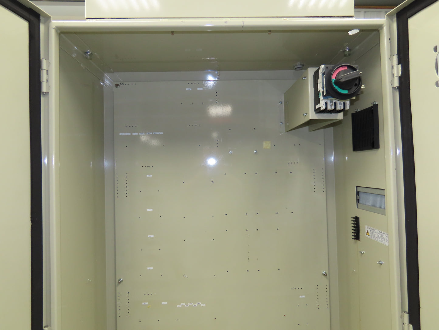 Freestanding Electrical Enclosure 1600x900x400mm 50A Disconnect 63x36x16"