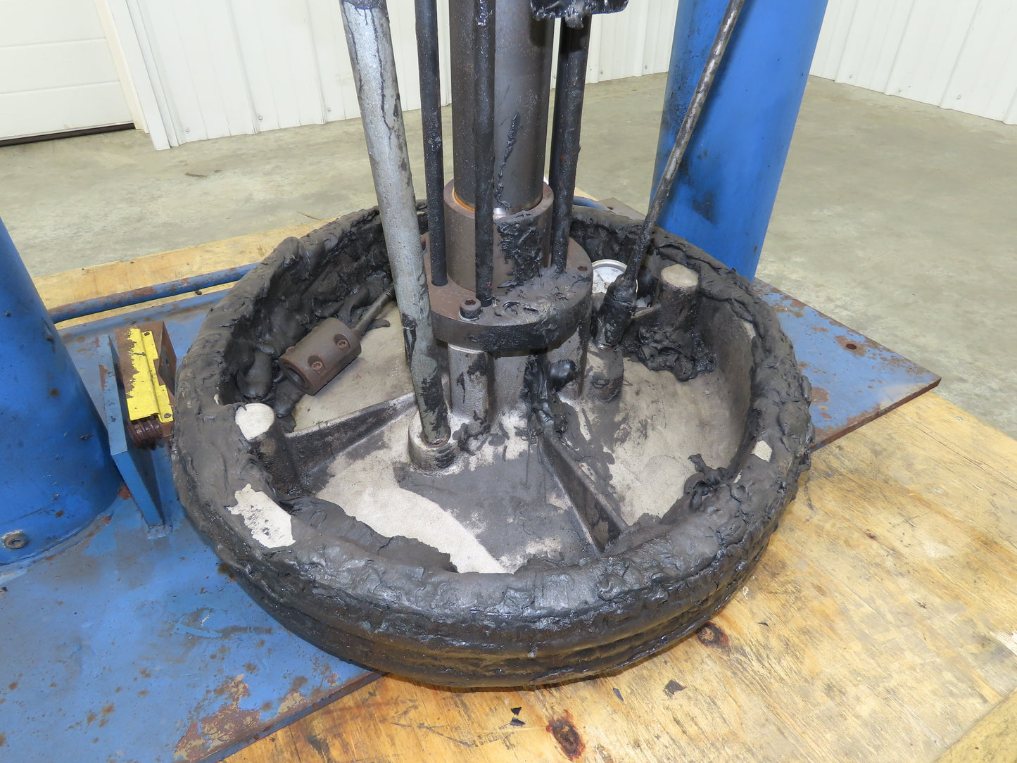 Nordson Rhino SD2 Drum Unloader Pneumatic Pump 48:1 Ratio 100PSI