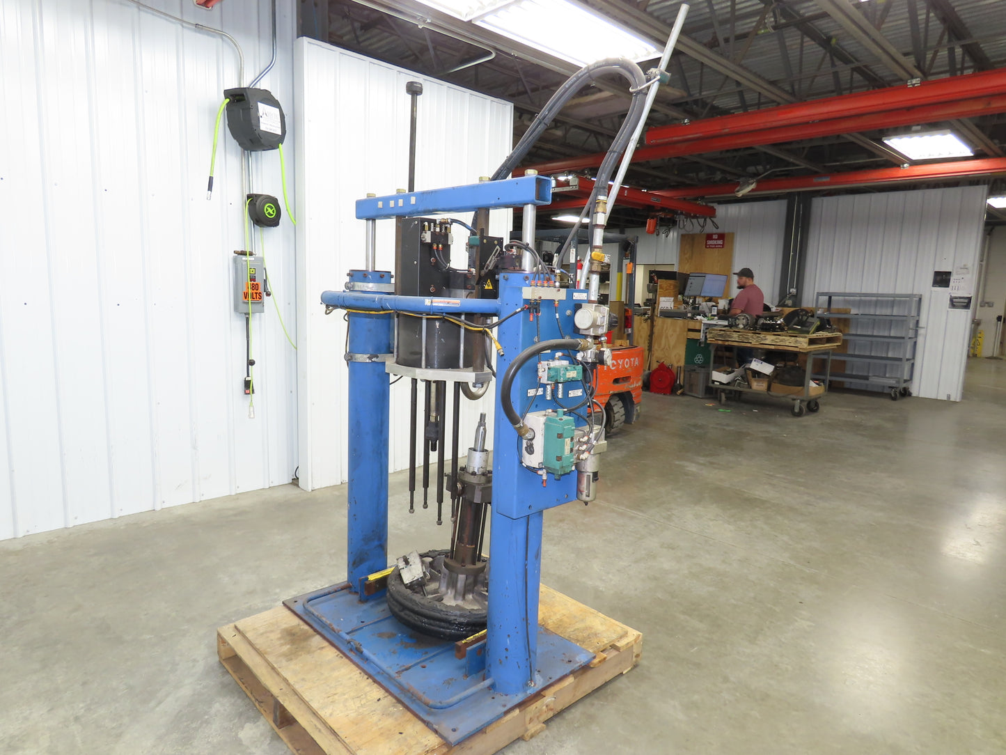 Nordson Rhino SD2 Drum Unloader Pneumatic Pump 48:1 Ratio 100PSI