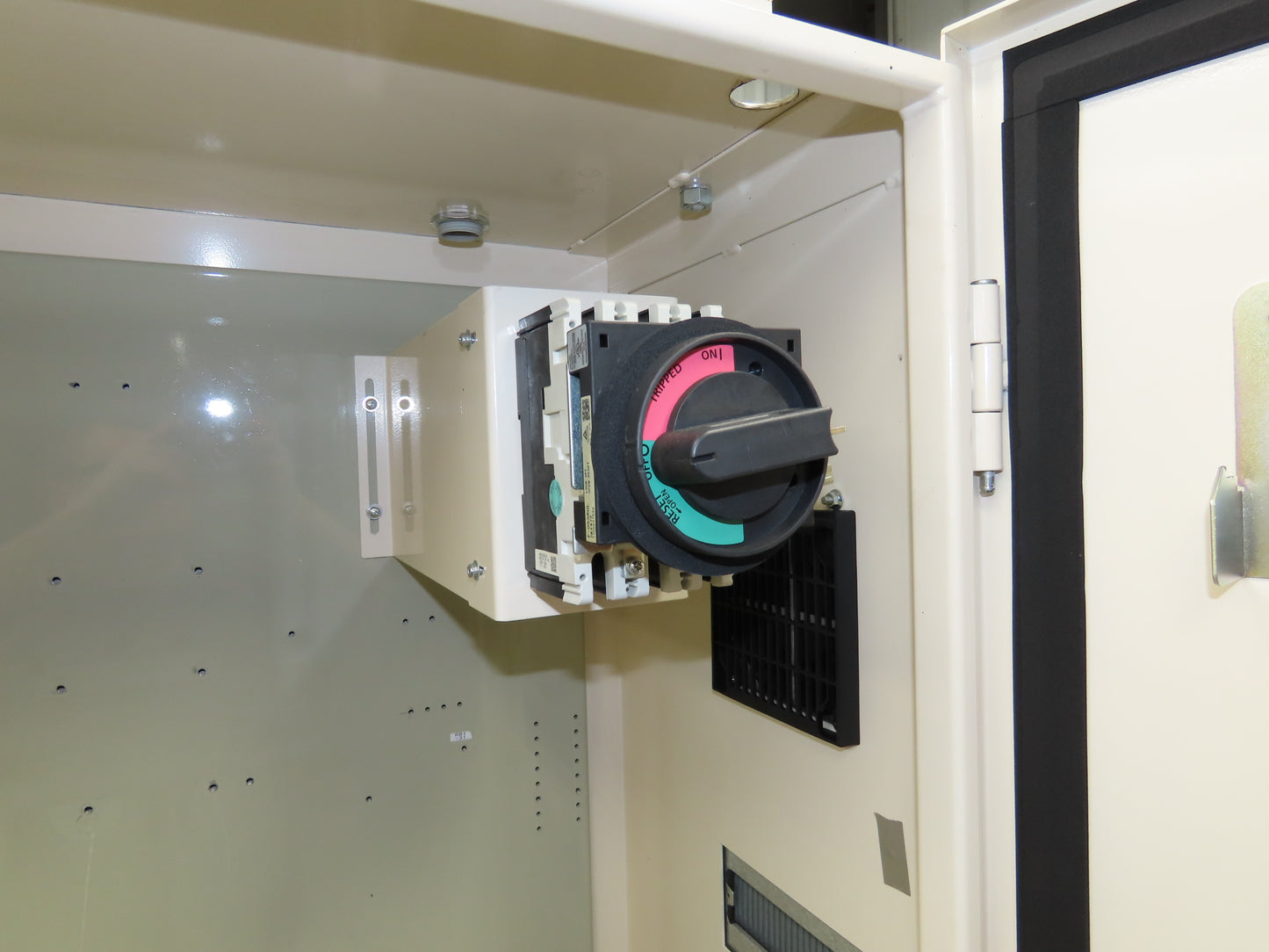 Freestanding Electrical Enclosure 1600x900x400mm 100A Disconnect 63x36x16"