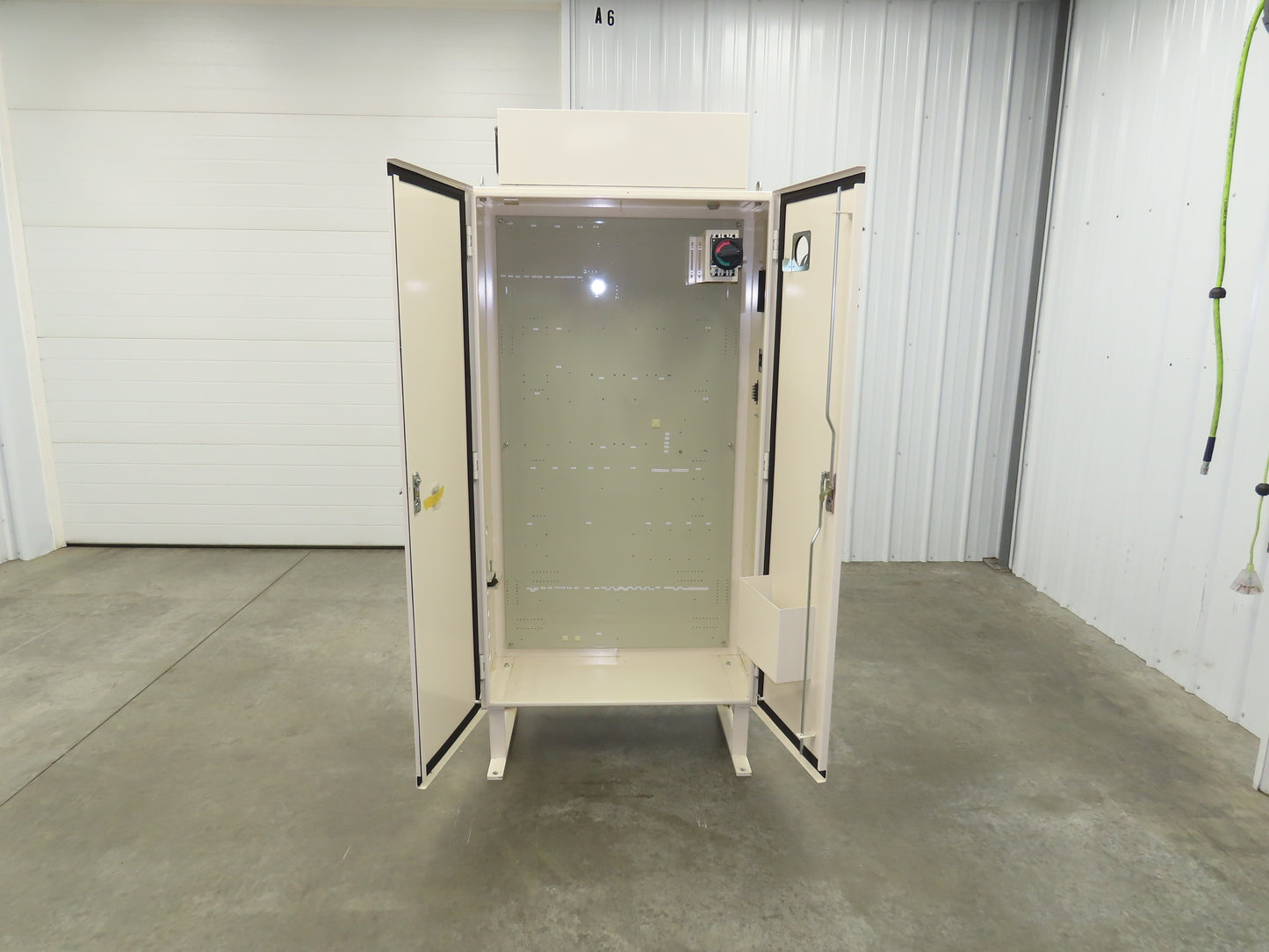 Freestanding Electrical Enclosure 1600x900x400mm 100A Disconnect 63x36x16"