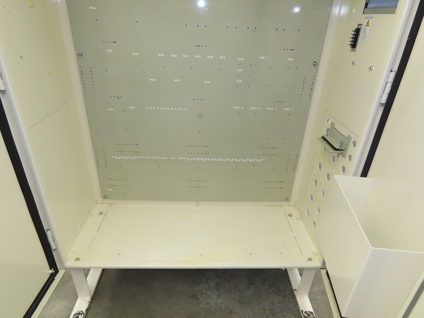 Freestanding Electrical Enclosure 1400x1000x400mm 75A Disconnect 55x39x16"