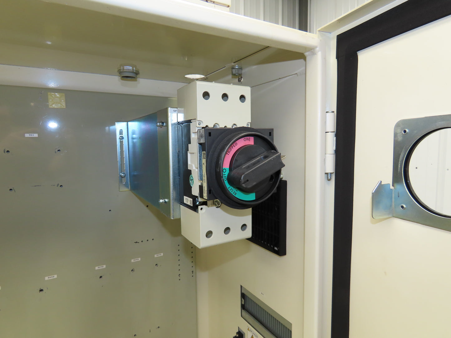 Freestanding Electrical Enclosure 1400x1000x400mm 75A Disconnect 55x39x16"