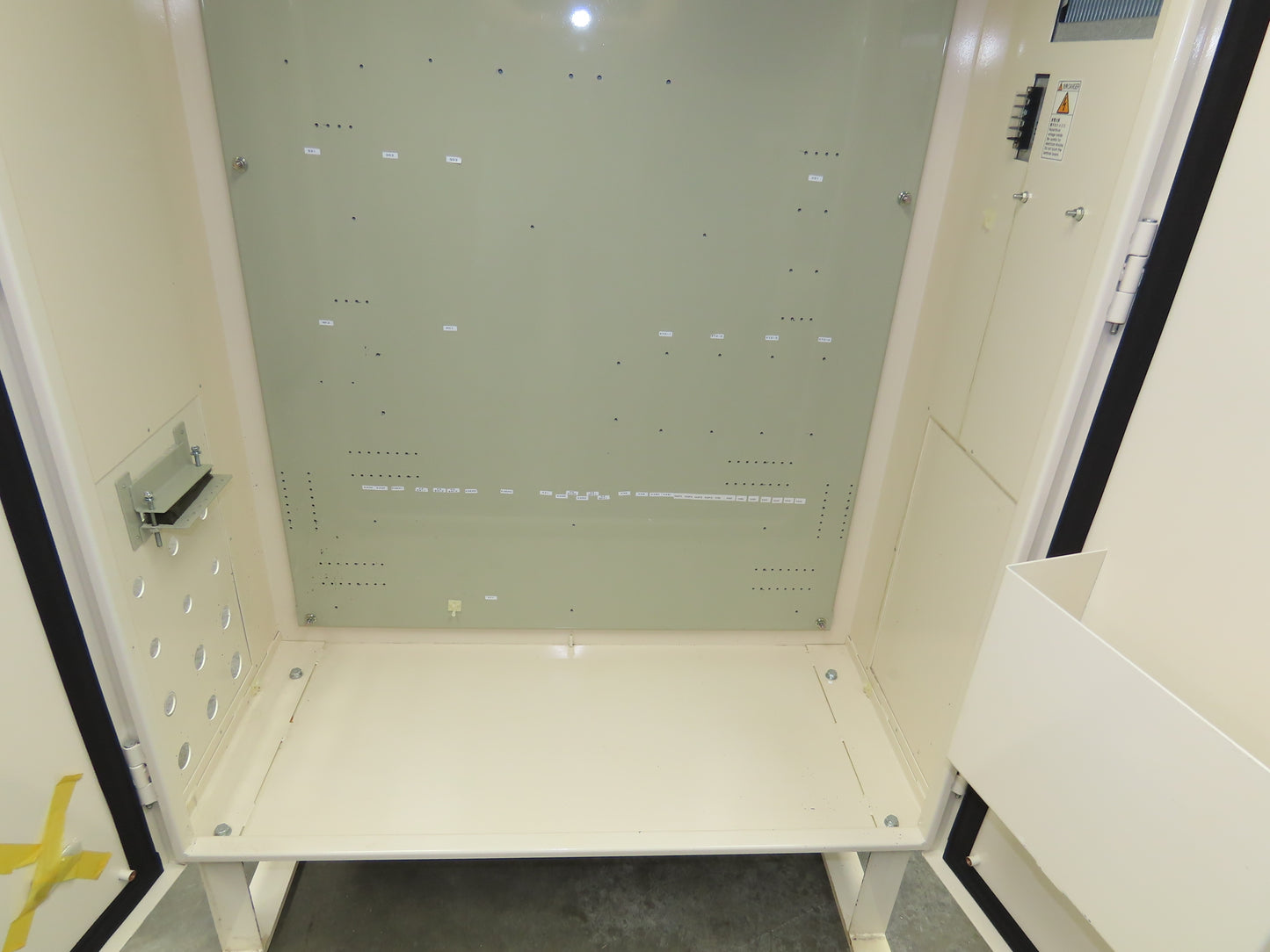 Freestanding Electrical Enclosure 1400x900x400mm 50A Disconnect 55x35x16"