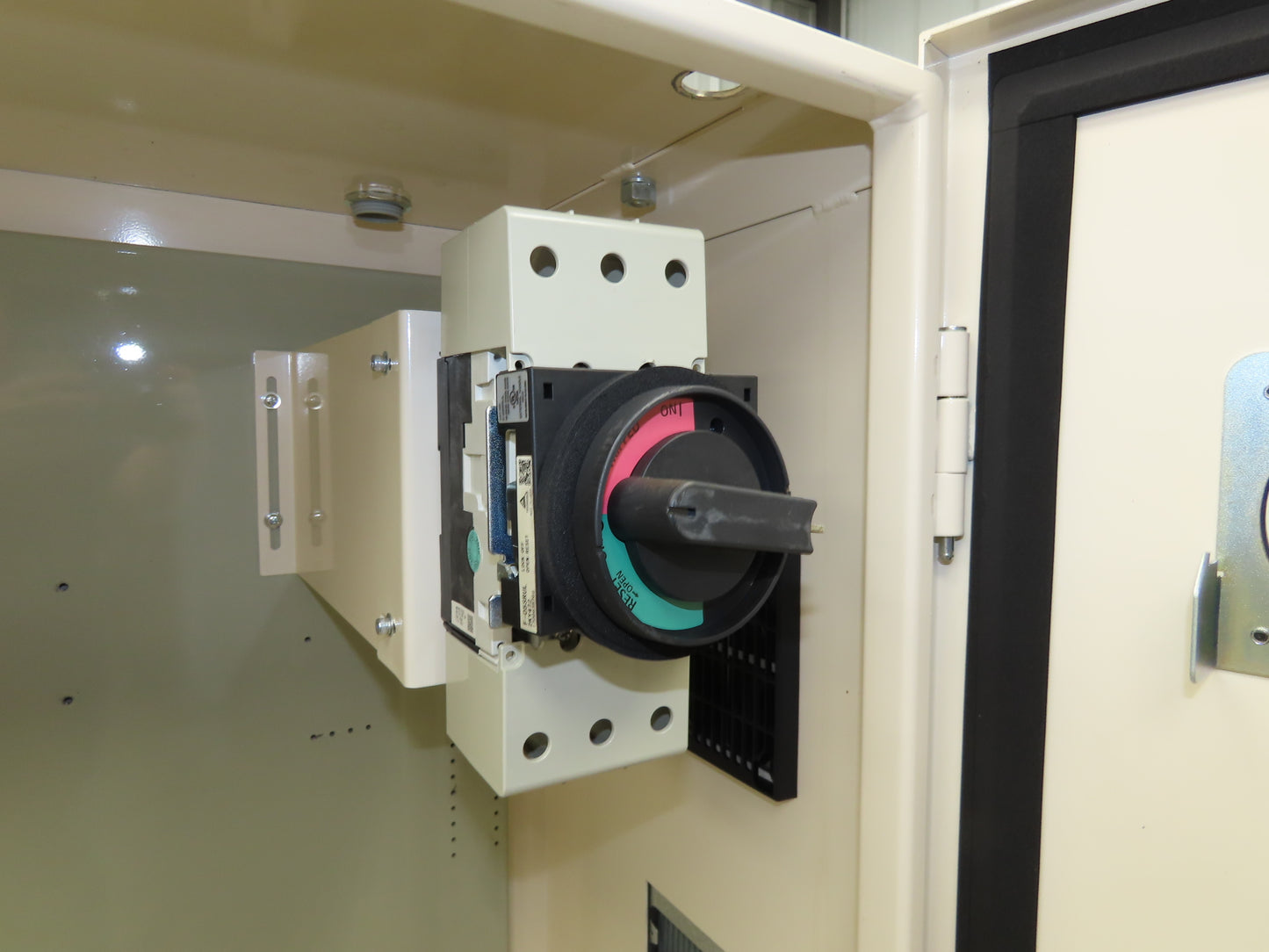 Freestanding Electrical Enclosure 1400x900x400mm 50A Disconnect 55x35x16"