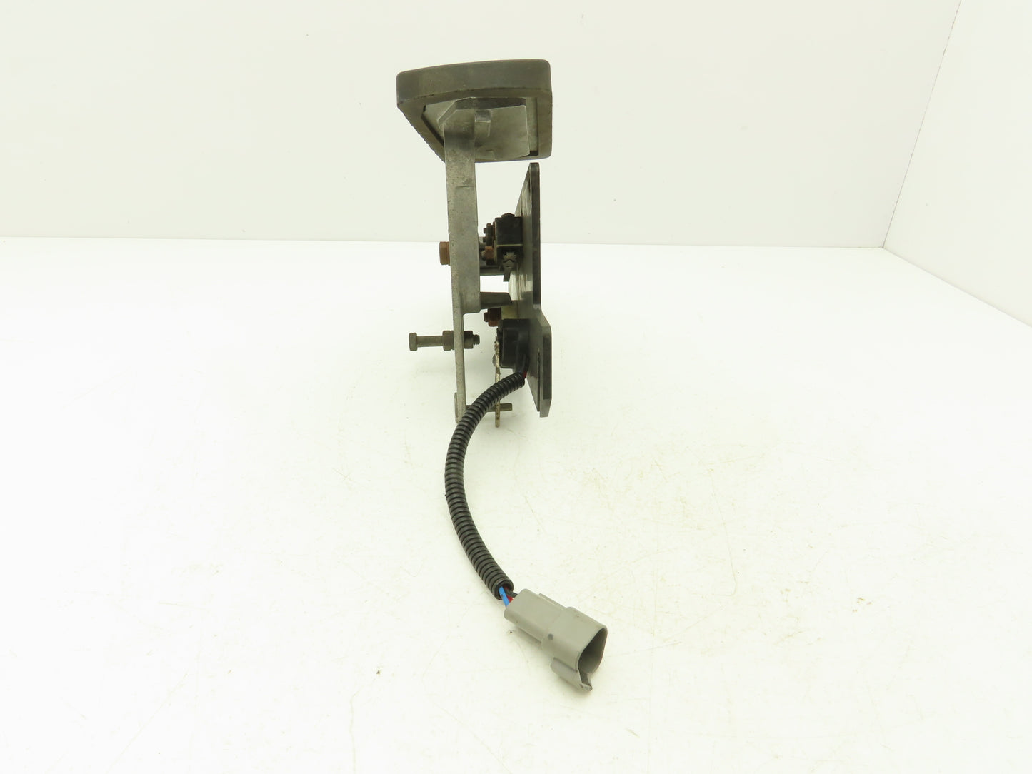 Yale Forklift Throttle Accelerator Pedal Bracket/Potentiometer ERC060GHN36TE084