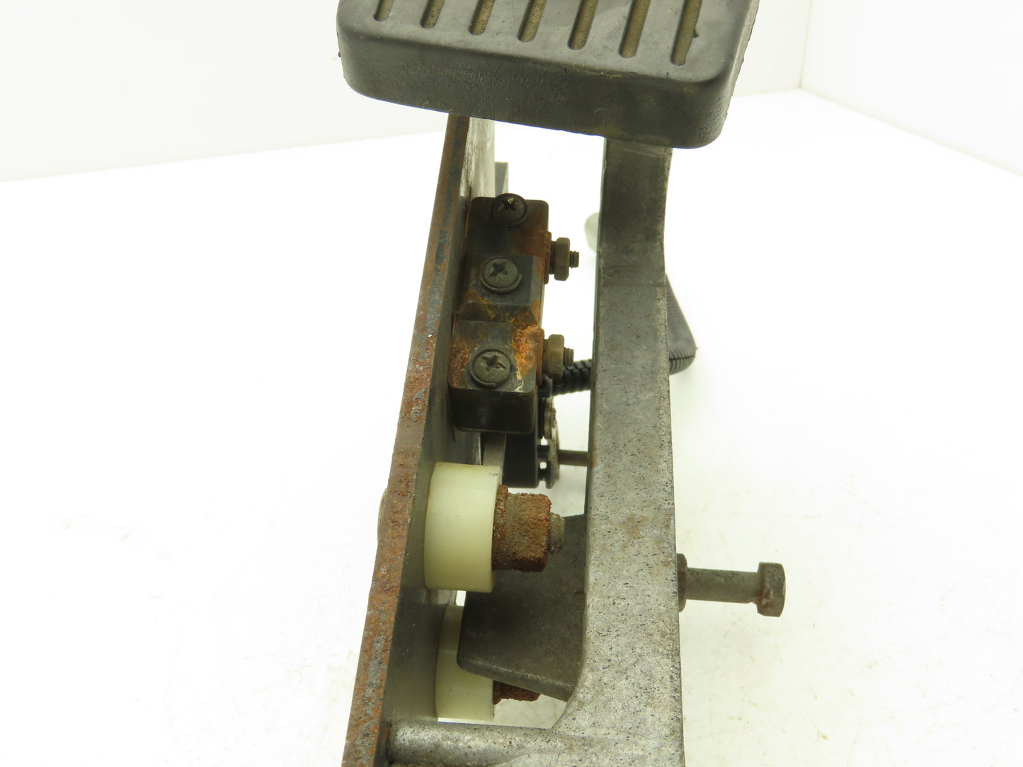 Yale Forklift Throttle Accelerator Pedal Bracket/Potentiometer ERC060GHN36TE084