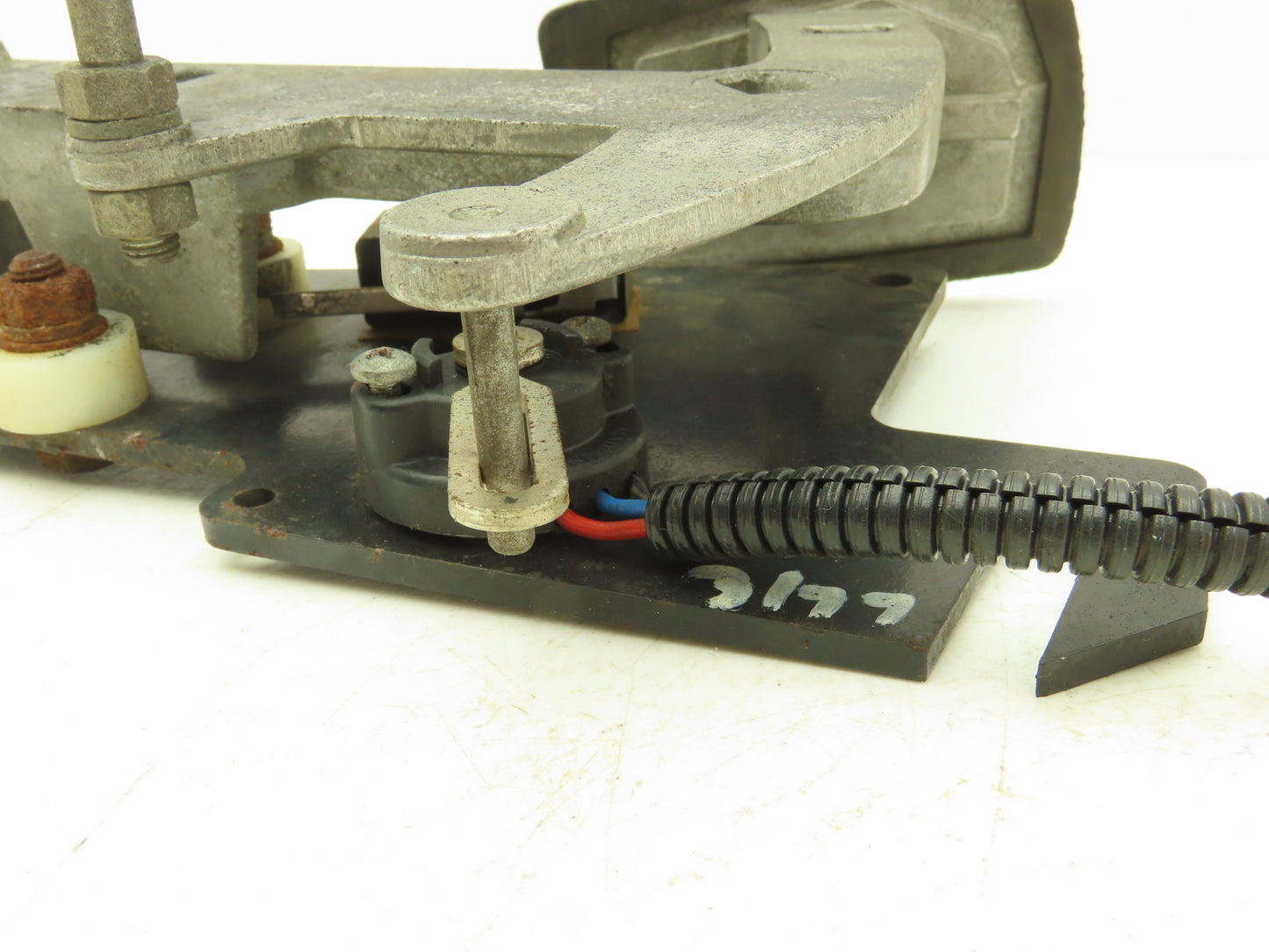 Yale Forklift Throttle Accelerator Pedal Bracket/Potentiometer ERC060GHN36TE084