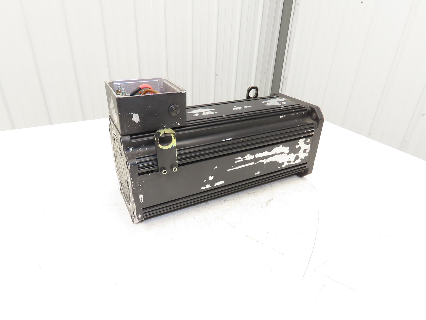 Parvex LD960CFR2001 Brushless Servo Motor 280V 1750 RPM 70Nm