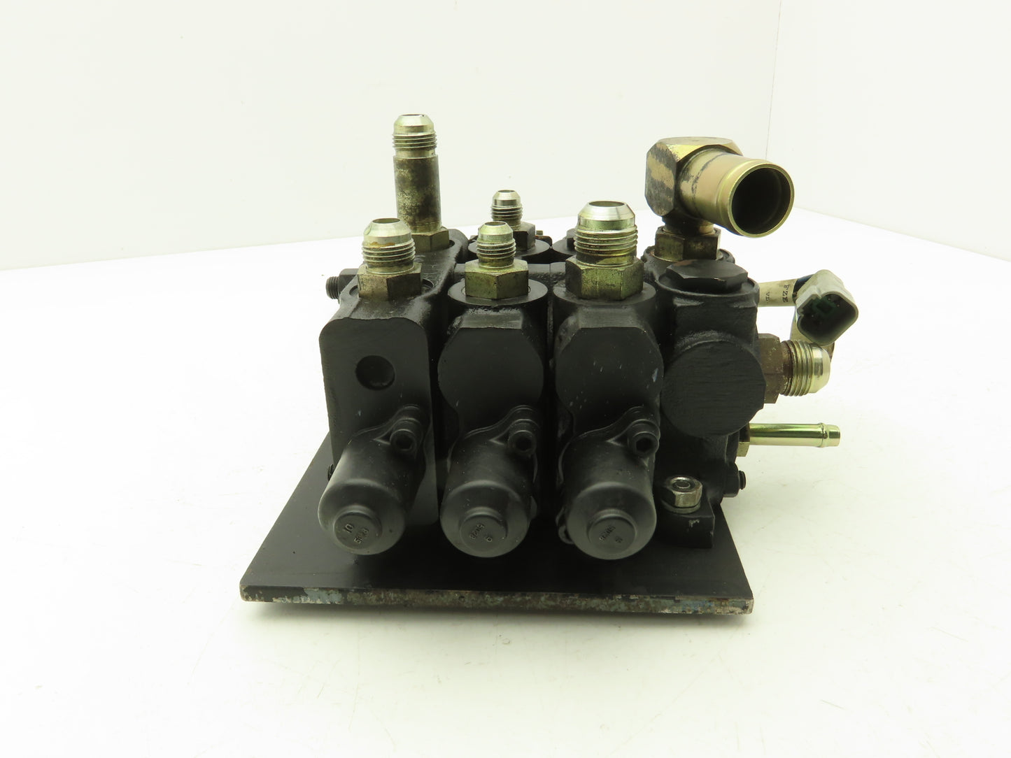 Husco Yale Hydraulic 3-Spool Forklift Mast Control Valve From ERC060GHN36TE084