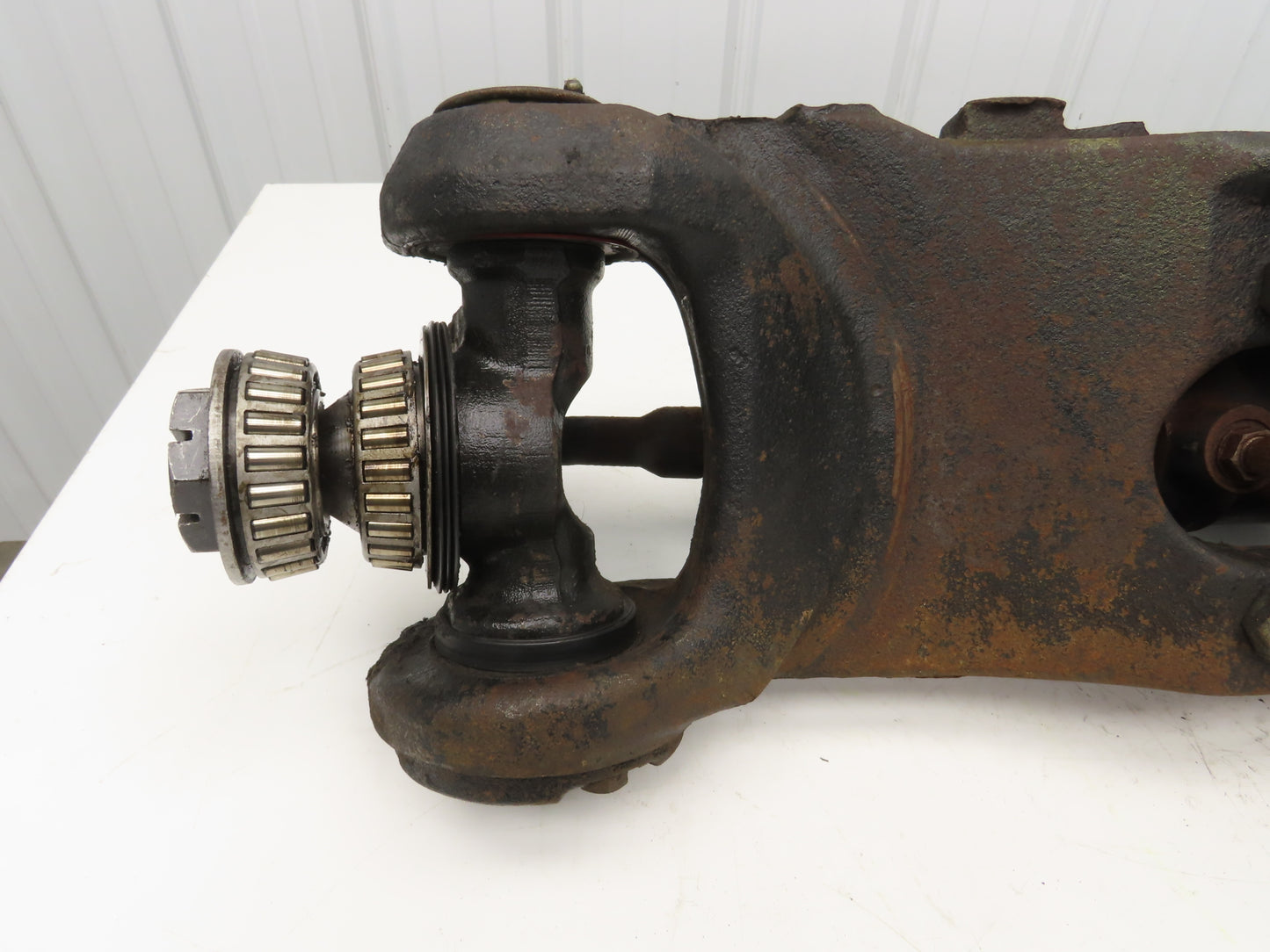 Yale Forklift Dual-Wheel Rear Axle Assembly Off ERC060GHN36TE084
