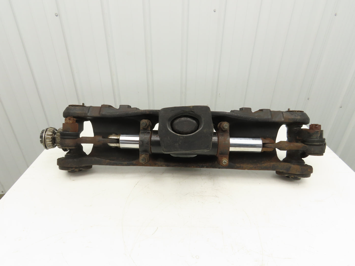 Yale Forklift Dual-Wheel Rear Axle Assembly Off ERC060GHN36TE084