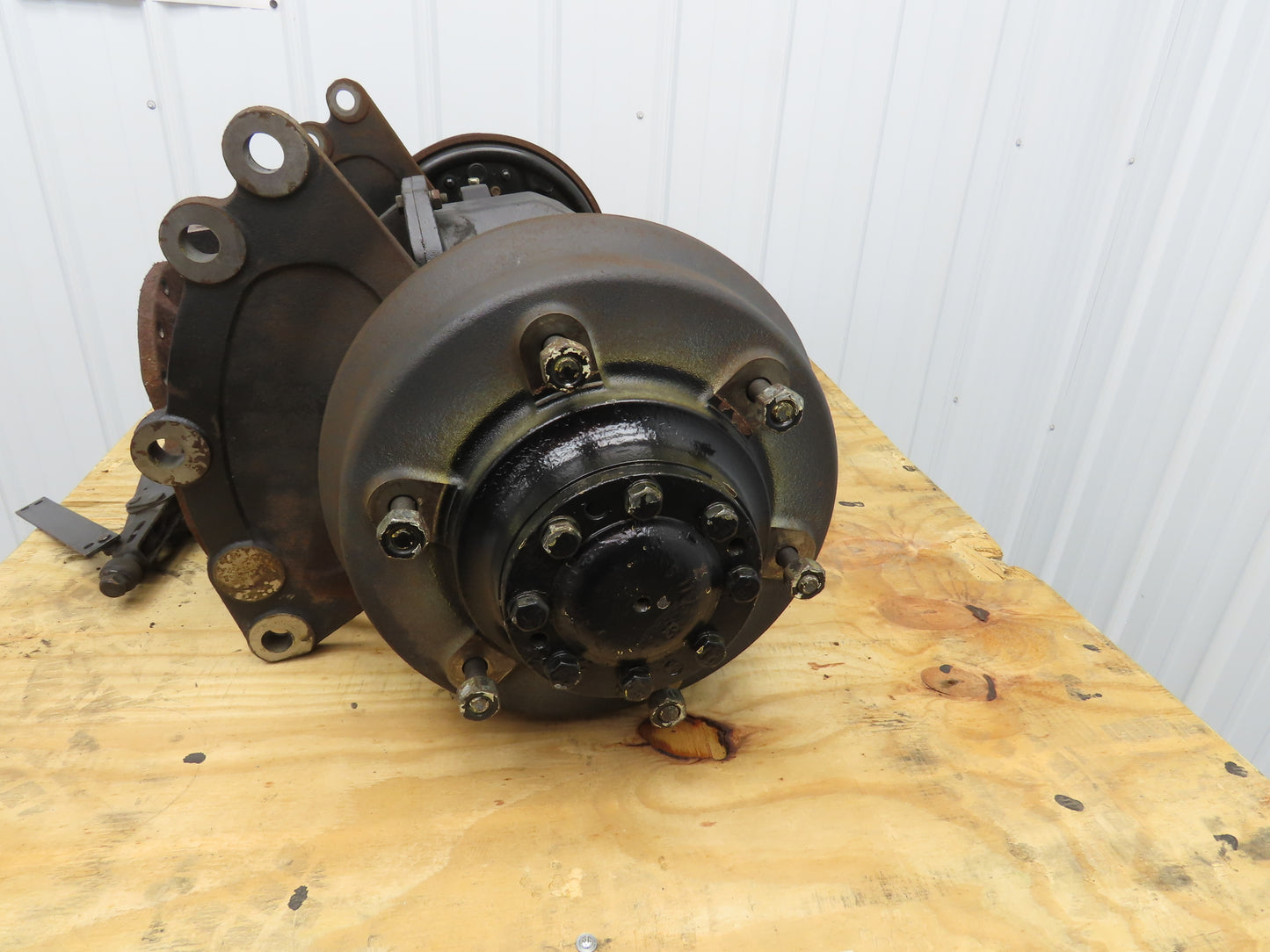 Yale ERC060GHN36TE084 Forklift Dual-Wheel Front Drive Axle 6 Lug Assembly