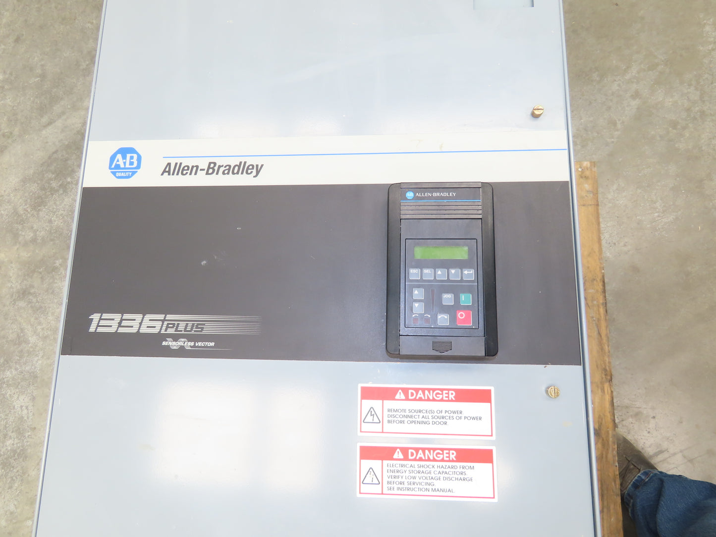 Allen Bradley 1336SB060VAADSGM1CHA2CL6EC AC Drive VFD 75Hp 76kva 460V Enclosure