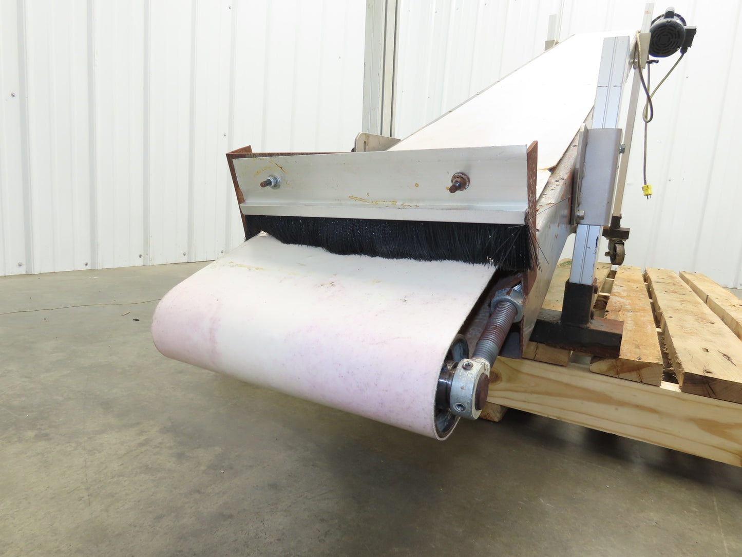 Bunting Magnetics 9'L Adj Incline Parts Conveyor 11.25" Belt 115/230V 1PH 40FPM