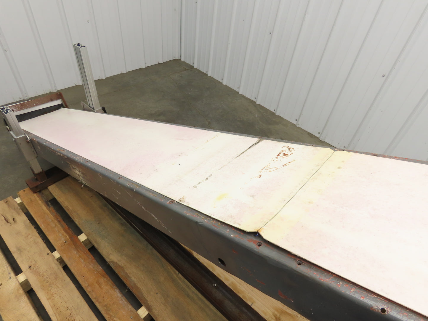 Bunting Magnetics 9'L Adj Incline Parts Conveyor 11.25" Belt 115/230V 1PH 40FPM