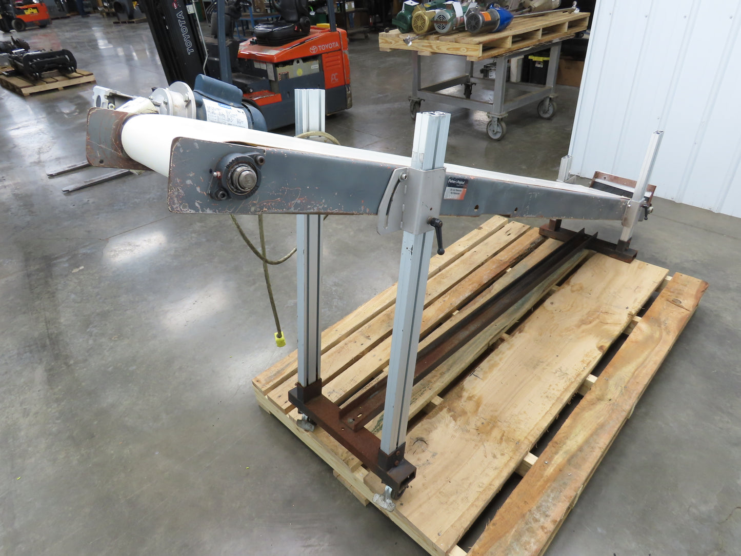 Bunting Magnetics 9'L Adj Incline Parts Conveyor 11.25" Belt 115/230V 1PH 40FPM