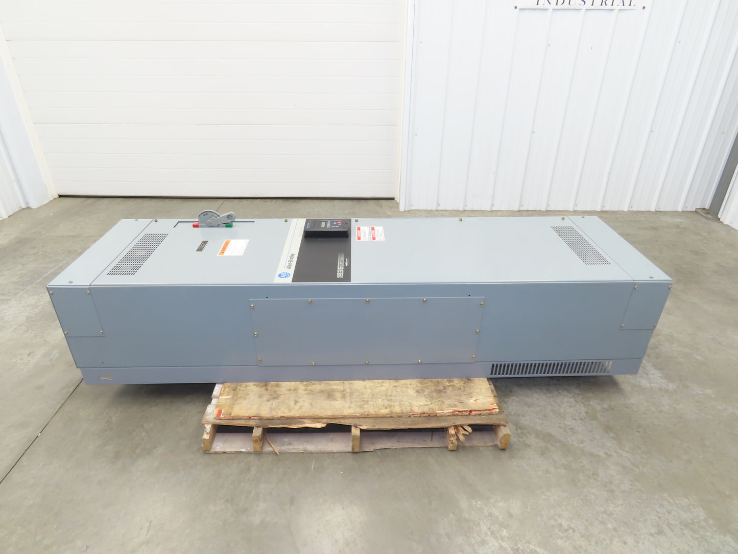 Allen Bradley 1336SB060VAADSGM1CHA2CL6EC AC Drive VFD 75Hp 76kva 460V Enclosure