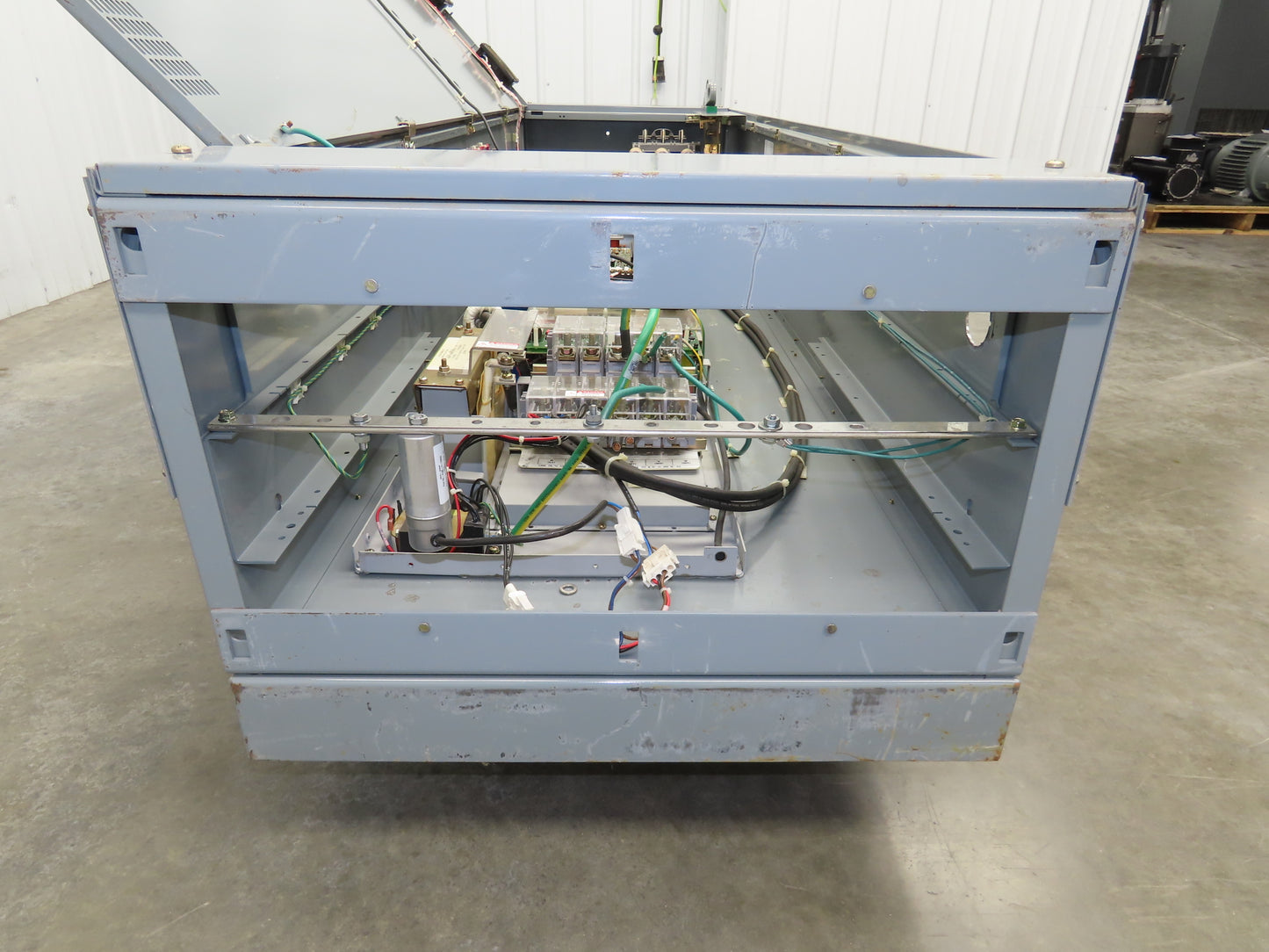 Allen Bradley 1336SB060VAADSGM1CHA2CL6EC AC Drive VFD 75Hp 76kva 460V Enclosure