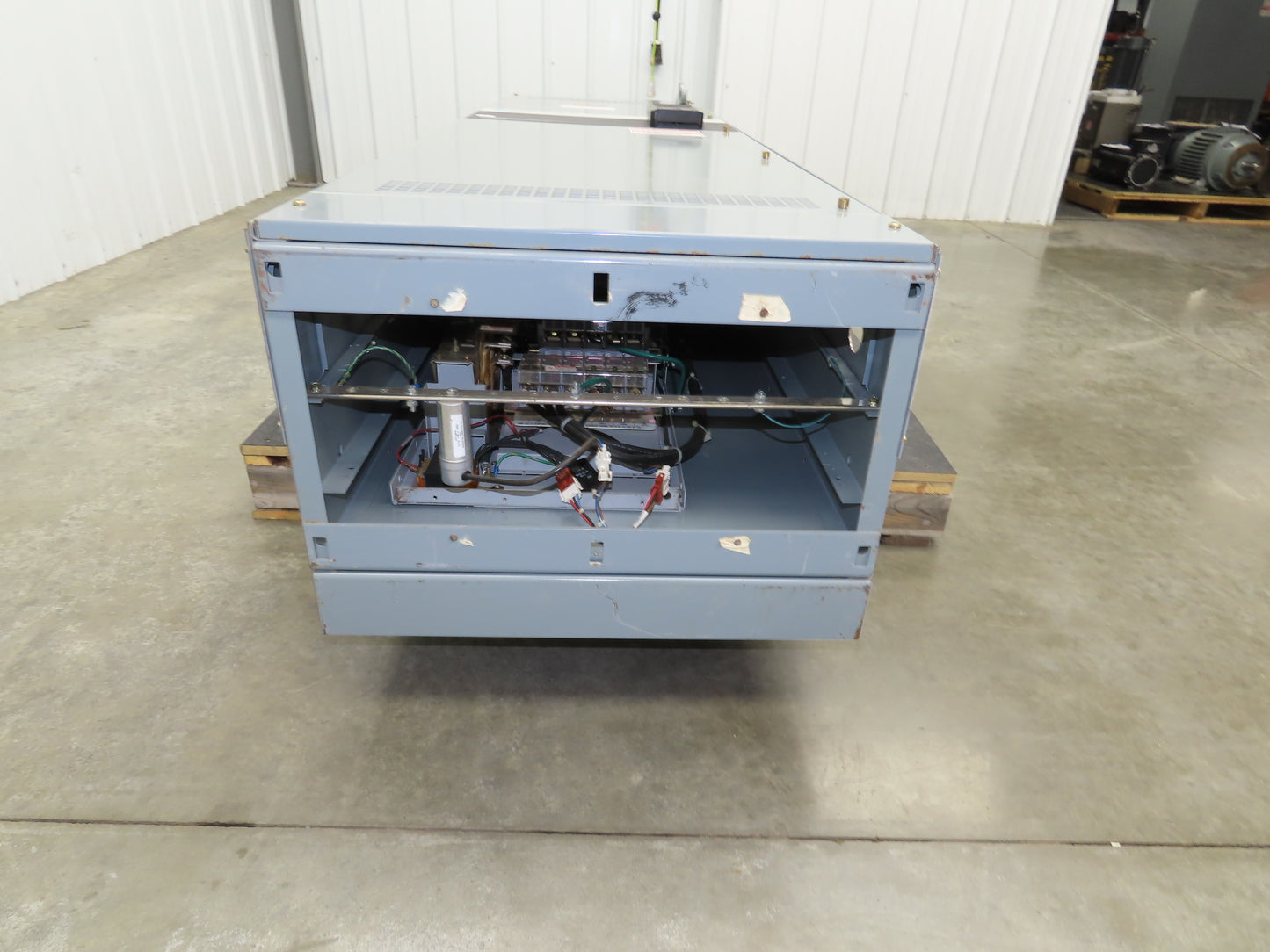 Allen Bradley 1336SB060VAADSGM1CHA2CL6EC AC Drive VFD 75Hp 76kva 460V Enclosure