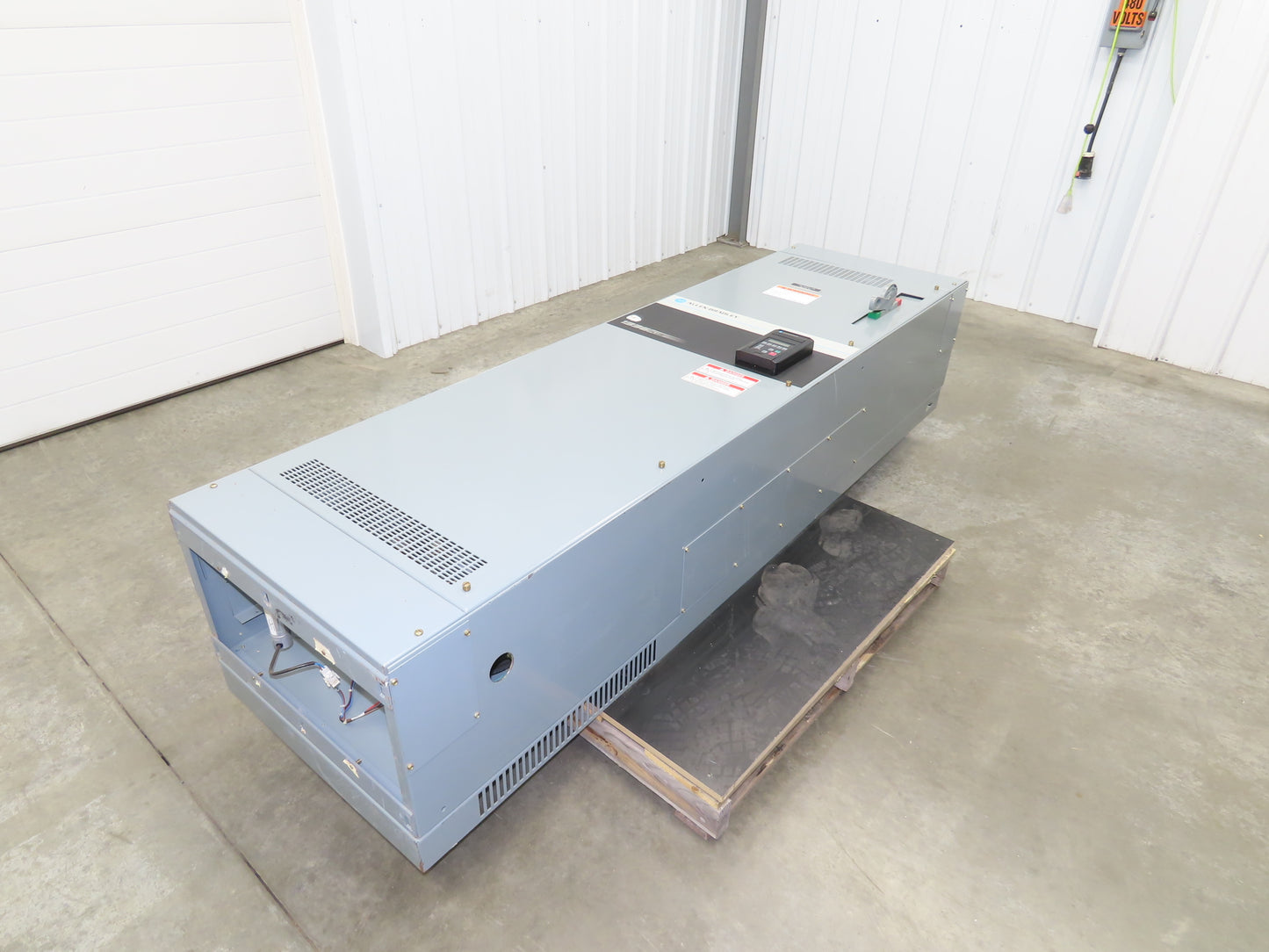 Allen Bradley 1336SB060VAADSGM1CHA2CL6EC AC Drive VFD 75Hp 76kva 460V Enclosure