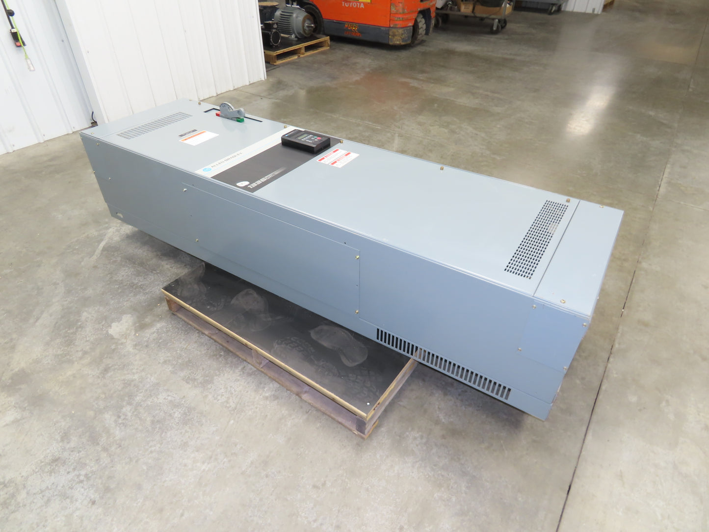 Allen Bradley 1336SB060VAADSGM1CHA2CL6EC AC Drive VFD 75Hp 76kva 460V Enclosure