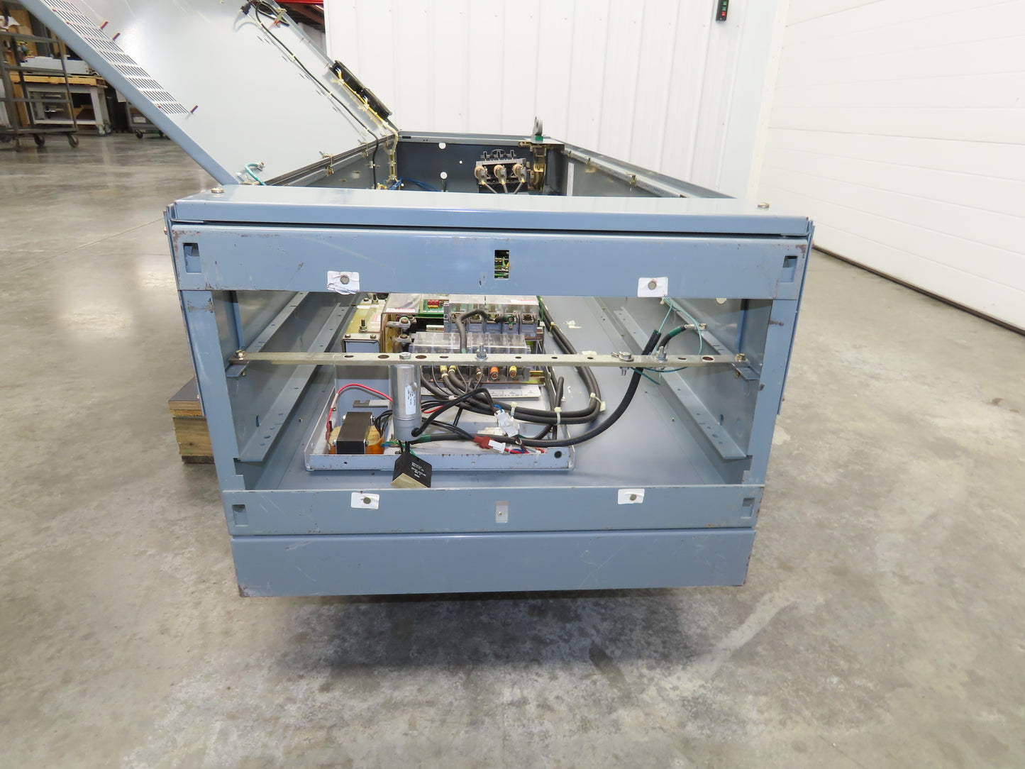 Allen Bradley 1336SB060VAADSGM1CHA2CL6EC AC Drive VFD 75Hp 76kva 460V Enclosure