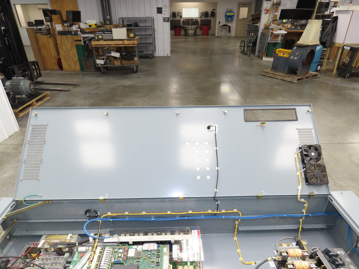 Allen Bradley 1336SB060VAADSGM1CHA2CL6EC AC Drive VFD 75Hp 76kva 460V Enclosure