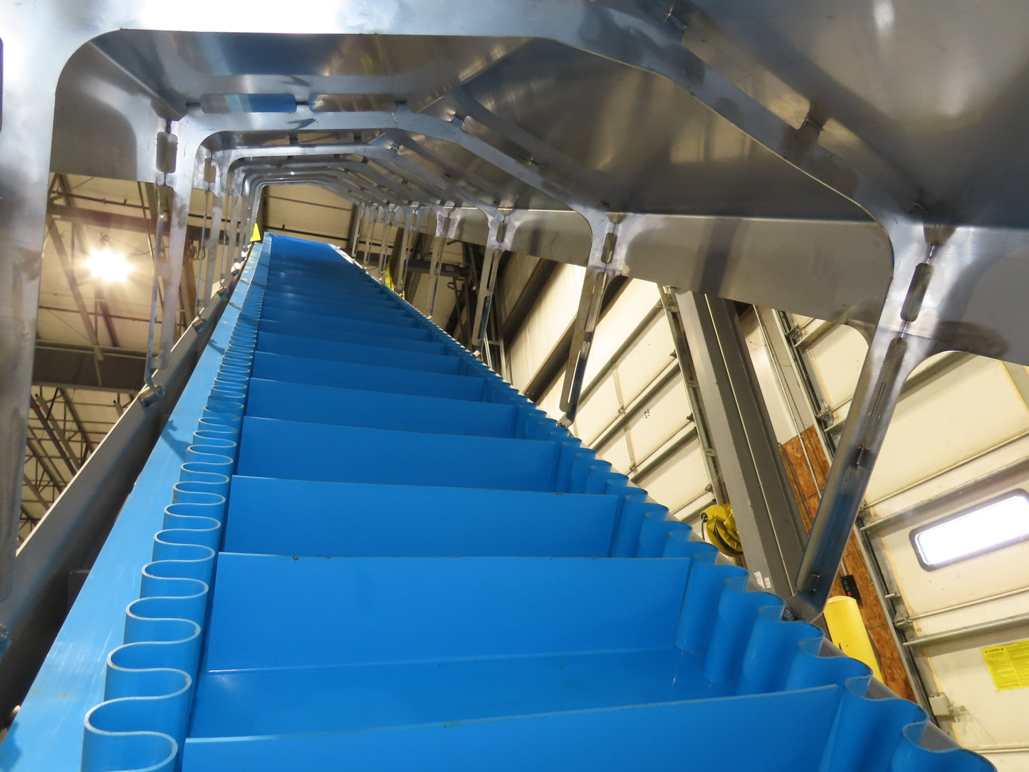 Woods Sanitary Food Process Z Incline Conveyor 18"Cleated Belt 15' 8"H -No Drive