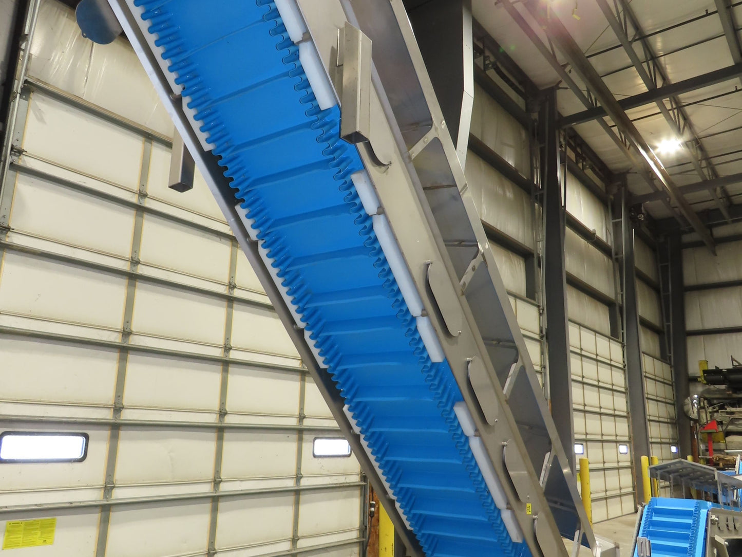 Woods Sanitary Food Process Z Incline Conveyor 18"Cleated Belt 15' 8"H -No Drive