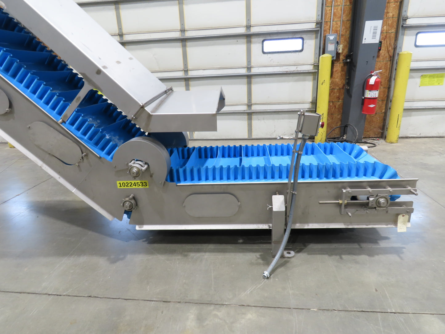 Woods Sanitary Food Process Z Incline Conveyor 18"Cleated Belt 15' 8"H -No Drive