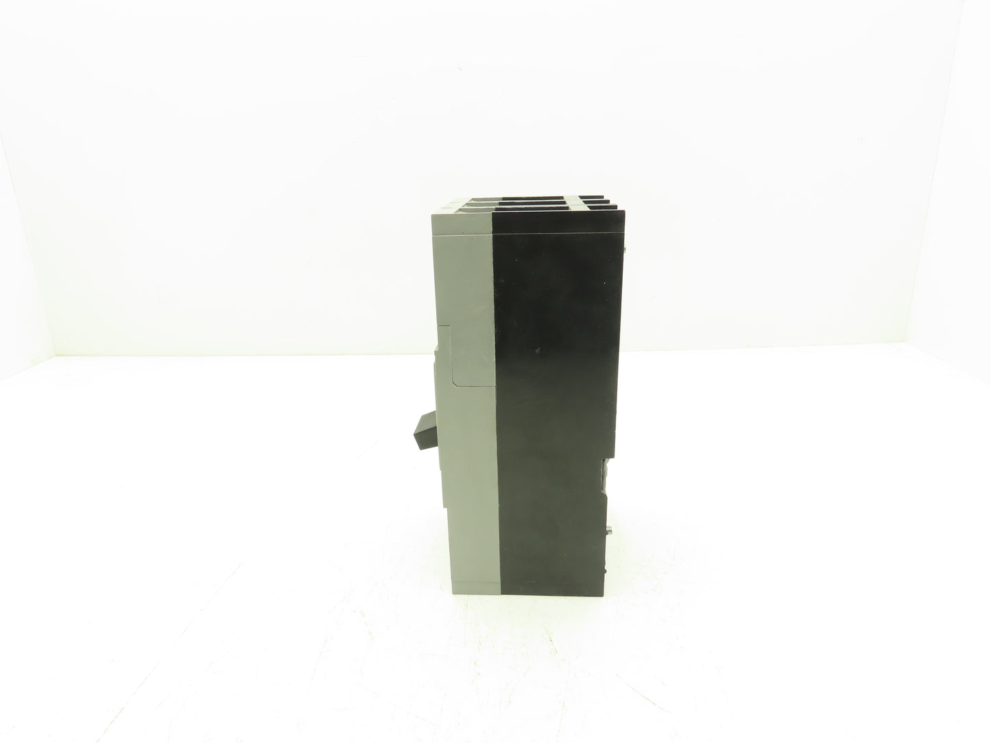 Siemens FXD63B200 Sentron Circuit Breaker 200A 3 Pole 600V FXD6-A Magnetic Adj