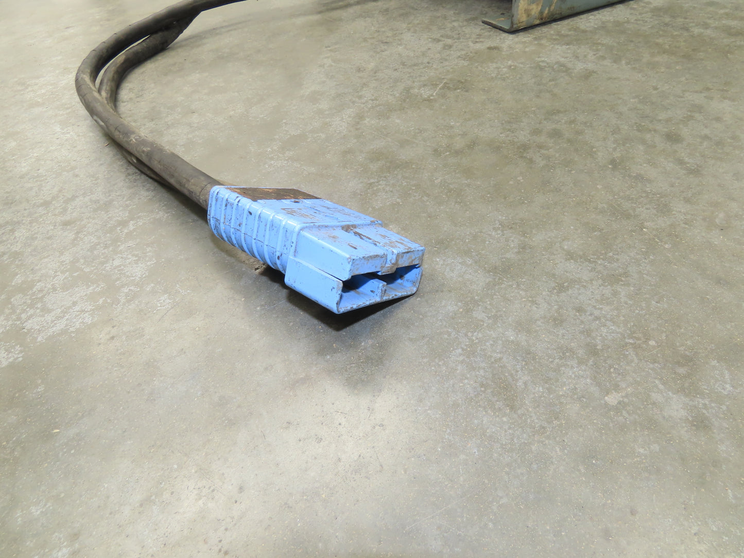 Hobart 3R24-1050 Forklift Battery Charger 48V 831-1050Ah 220A 208/240/480V 3Ph