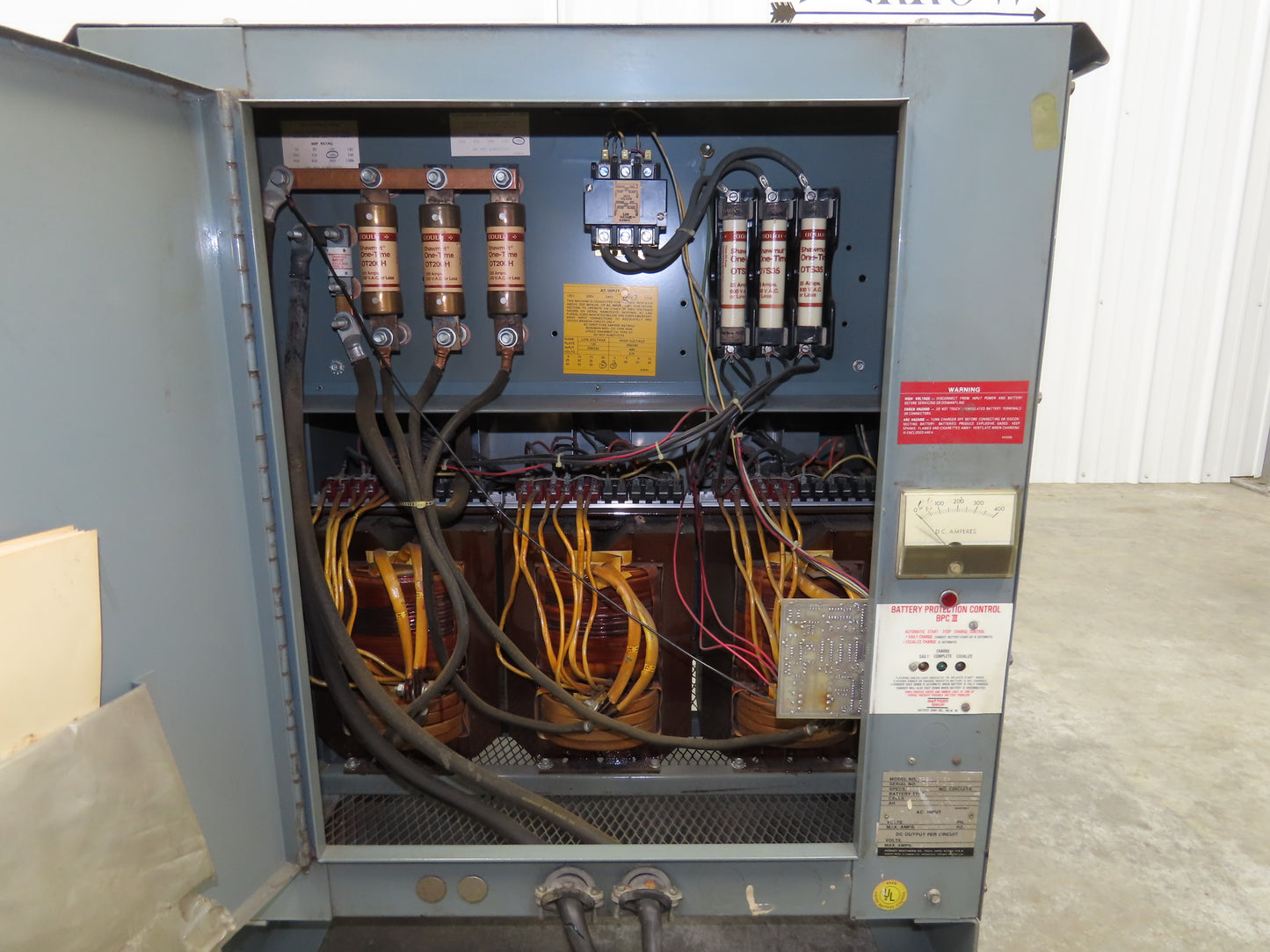 Hobart 3R24-1050 Forklift Battery Charger 48V 831-1050Ah 220A 208/240/480V 3Ph