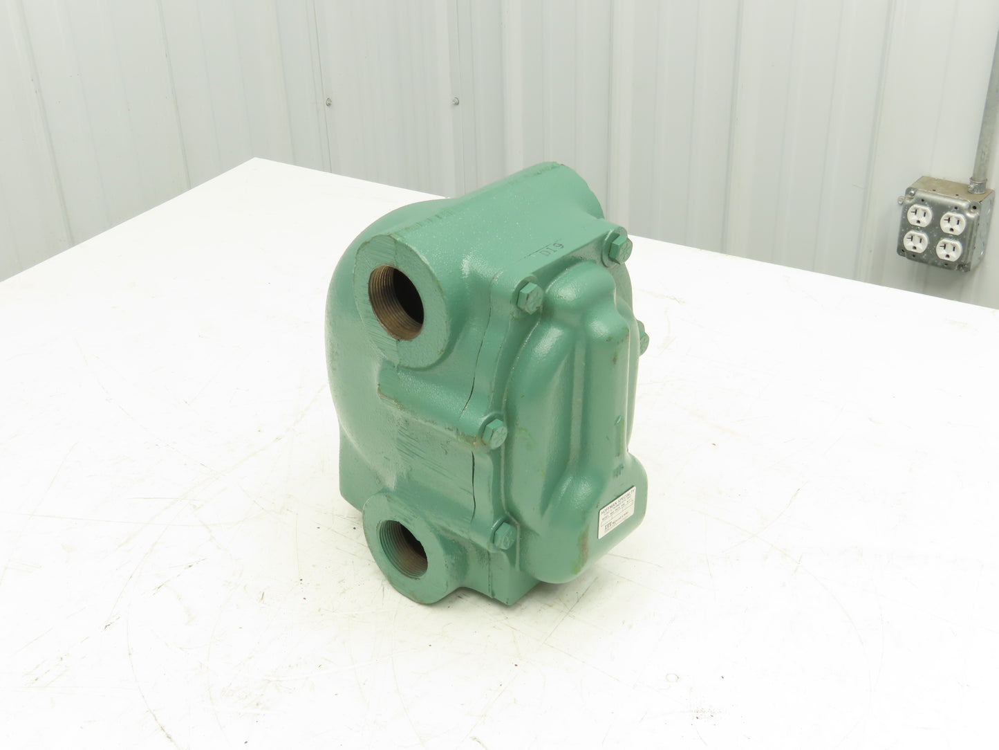 Hoffman Specialty 552 Float & Thermostat Steam Trap 1-1/2" NPT 125 PSI
