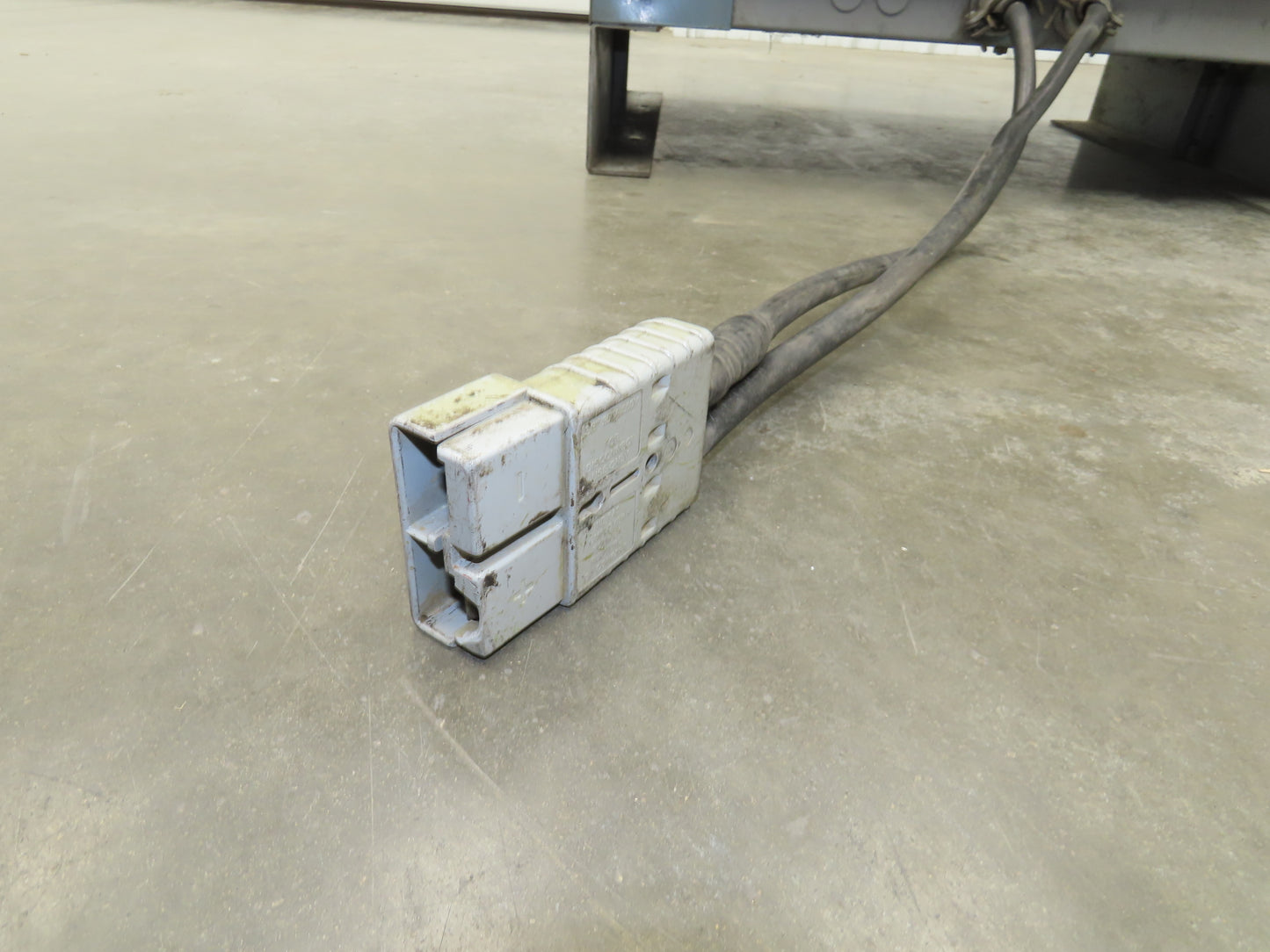 Hobart 3R18-1050 Forklift Battery Charger 45V 831-1050Ah 220A 208/230/460V 3Ph
