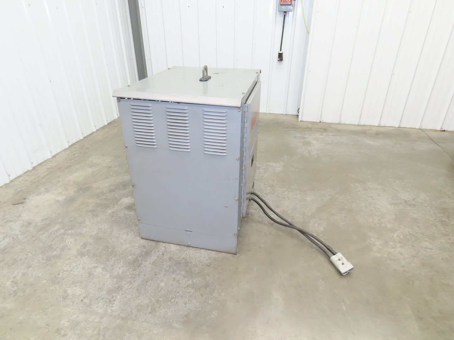Hobart 3R18-1050 Forklift Battery Charger 45V 831-1050Ah 220A 208/230/460V 3Ph
